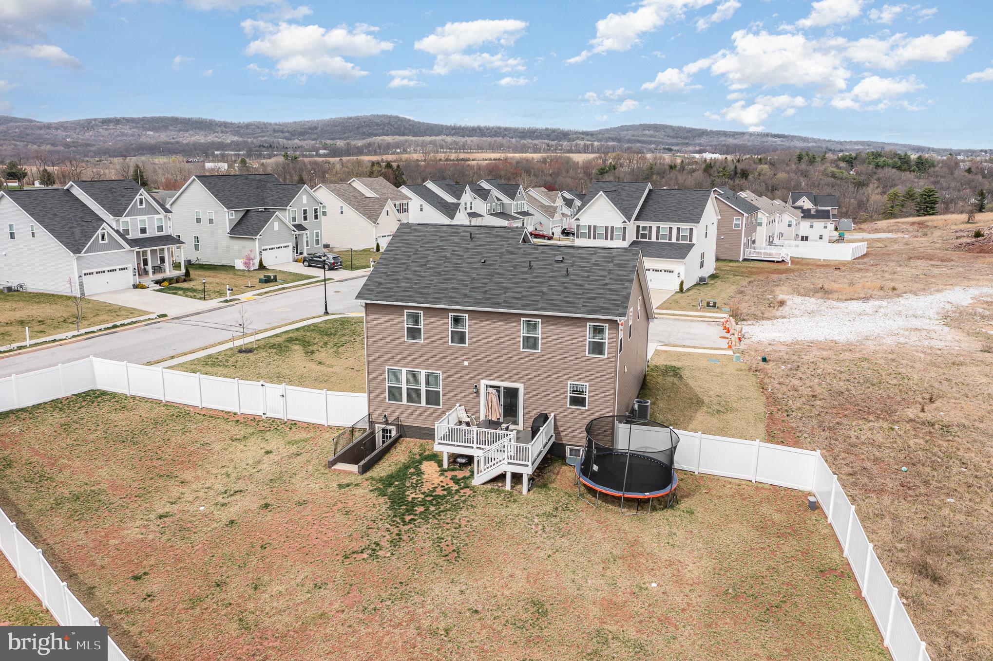 HICKORY RIDGE MEWS - Residential