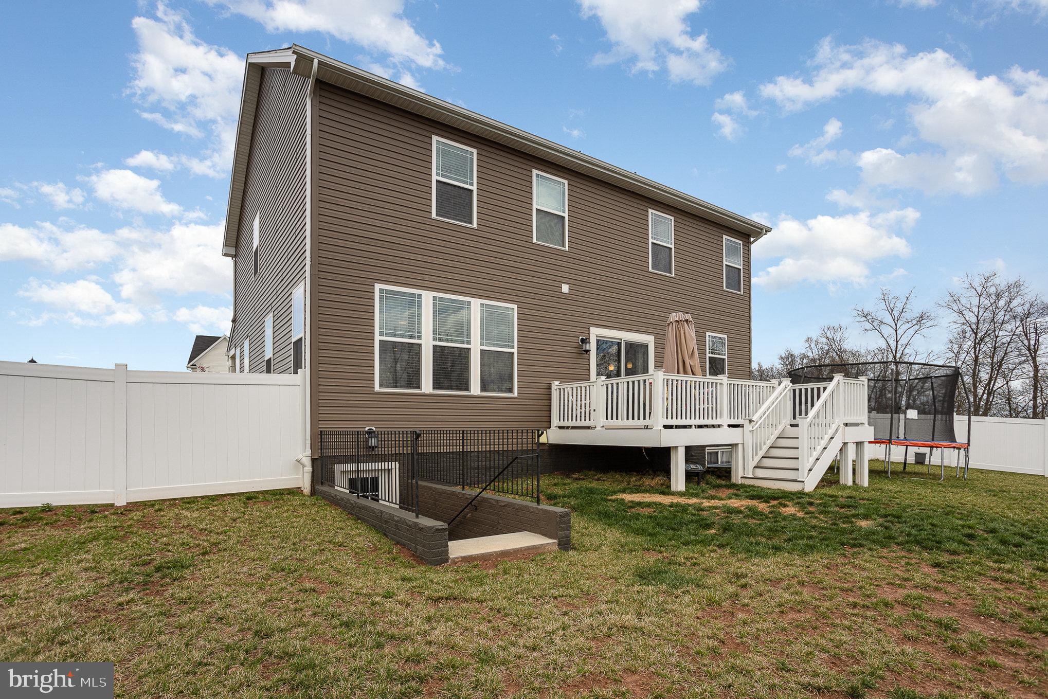 HICKORY RIDGE MEWS - Residential