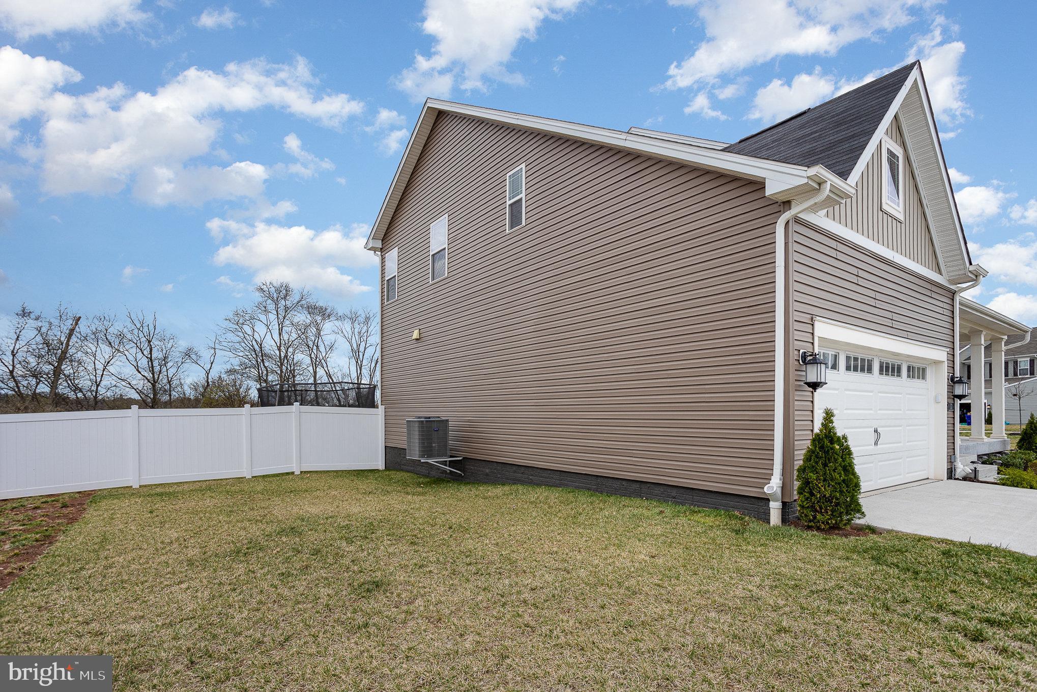 HICKORY RIDGE MEWS - Residential