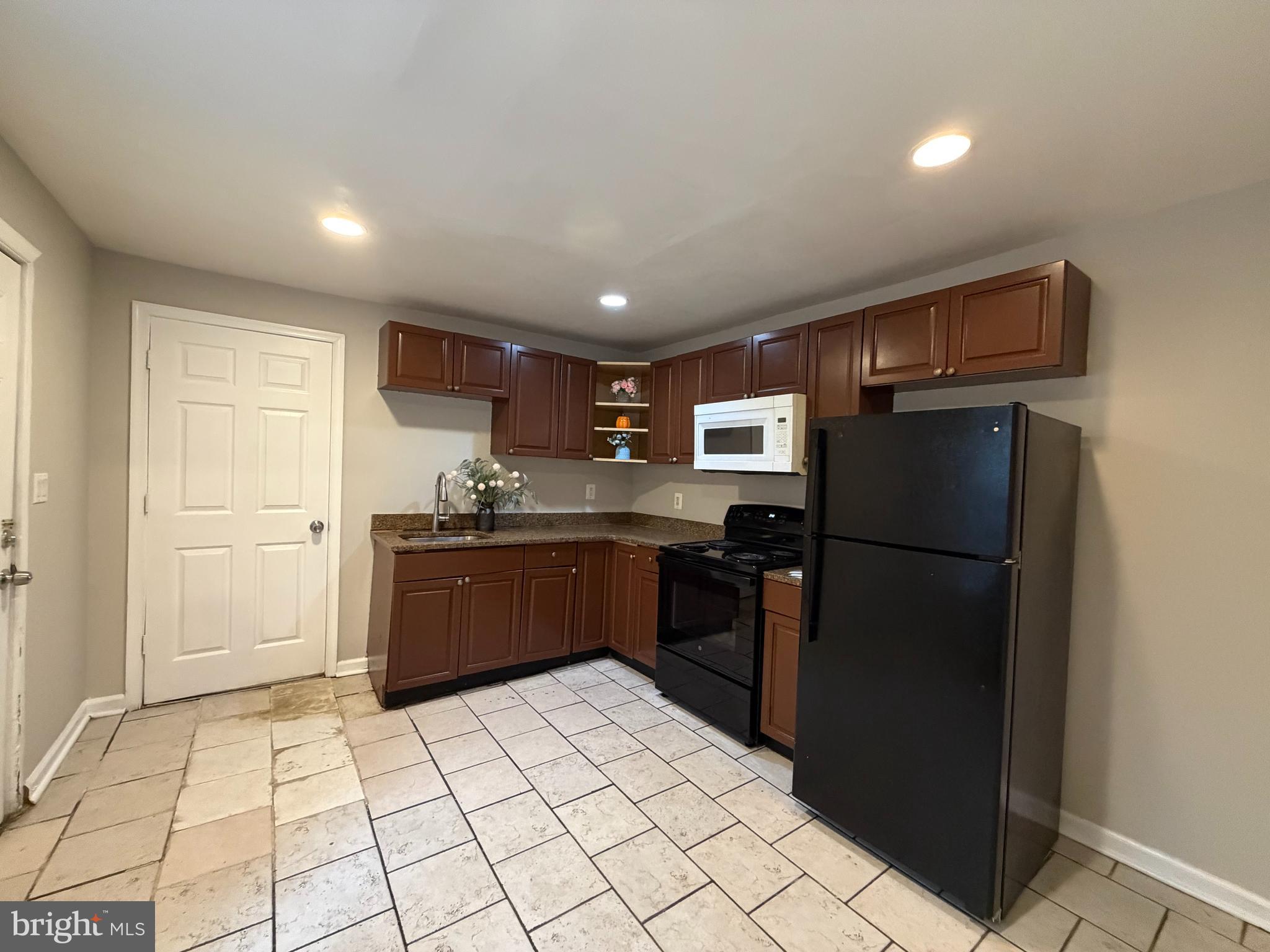 NORRISTOWN - Residential