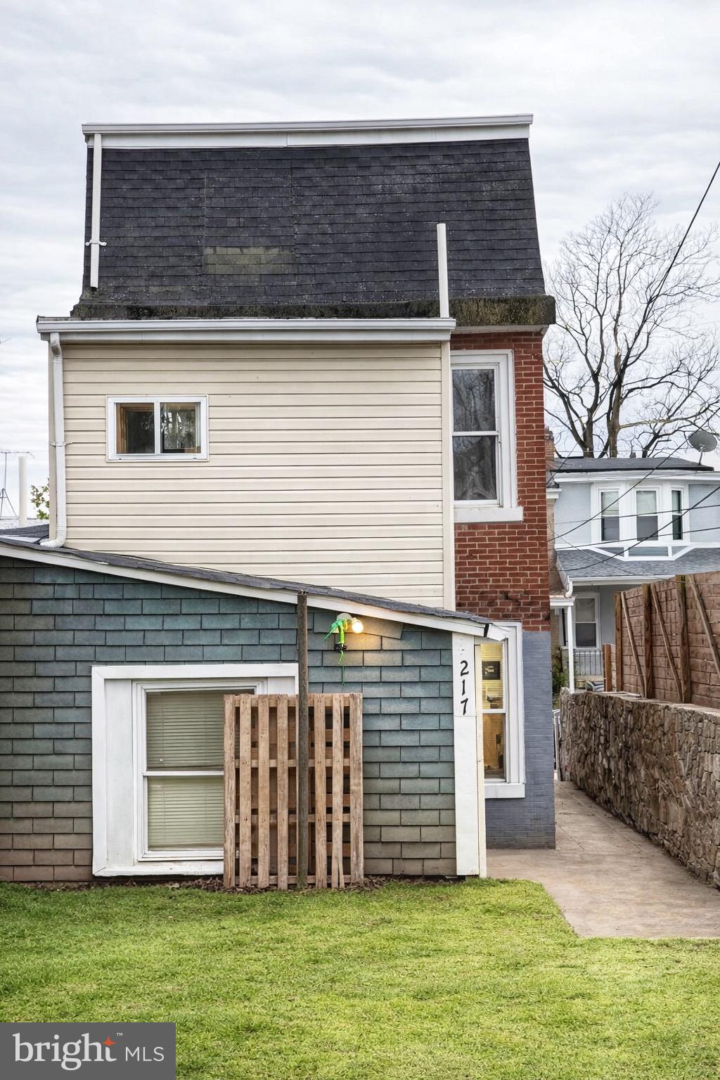 NORRISTOWN - Residential