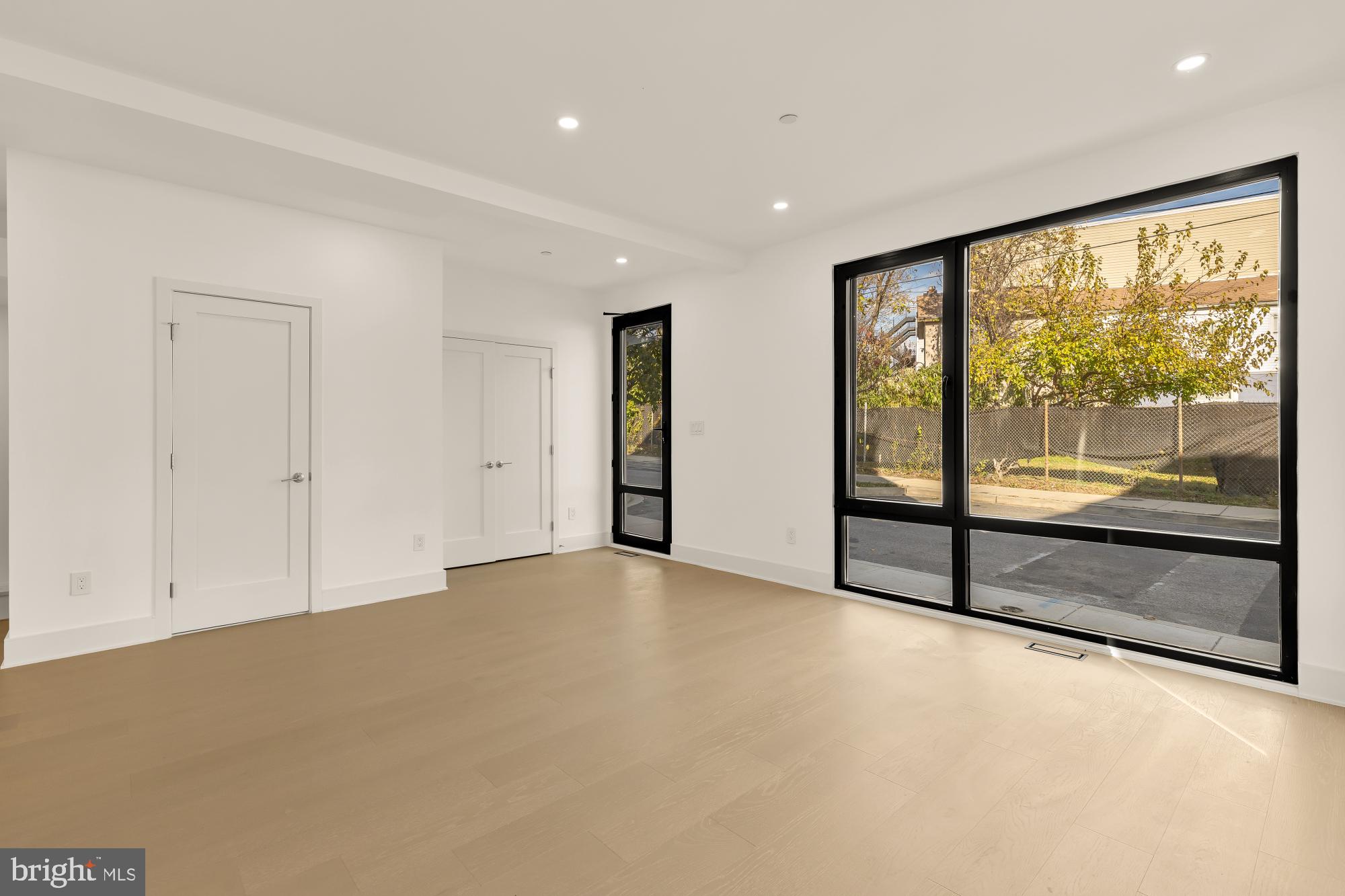 1810 CENTRAL PLACE NE 1