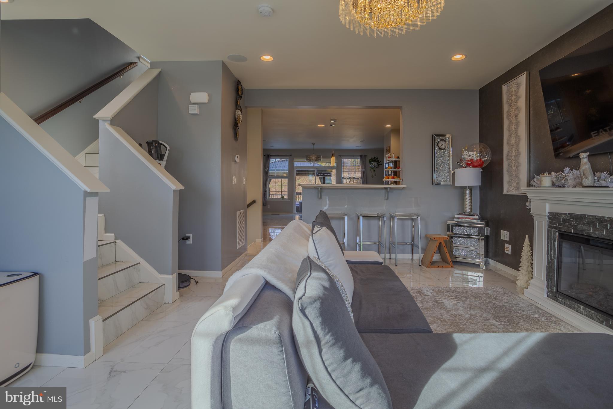 RIVERSIDE VILLAGES - Residential