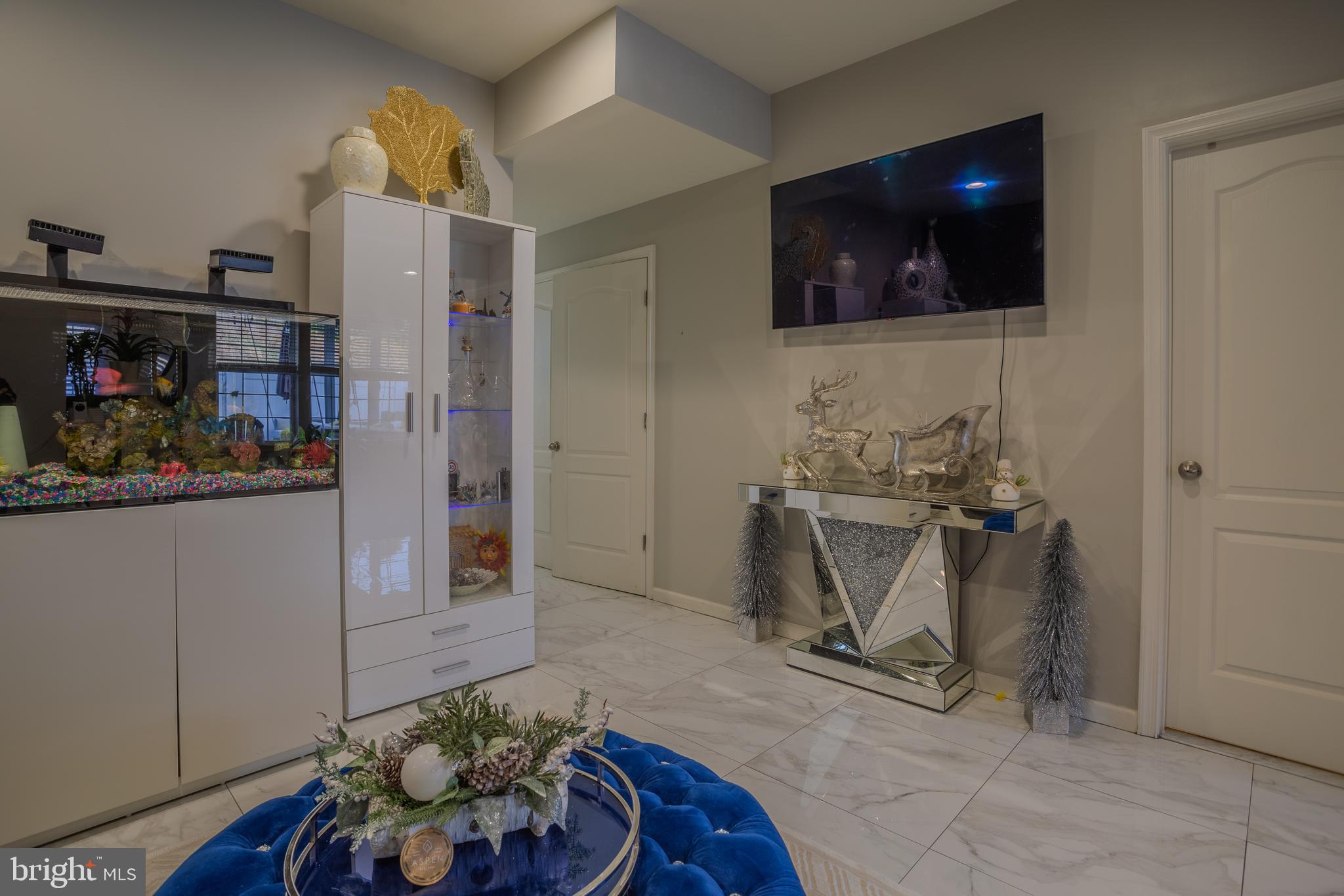 RIVERSIDE VILLAGES - Residential