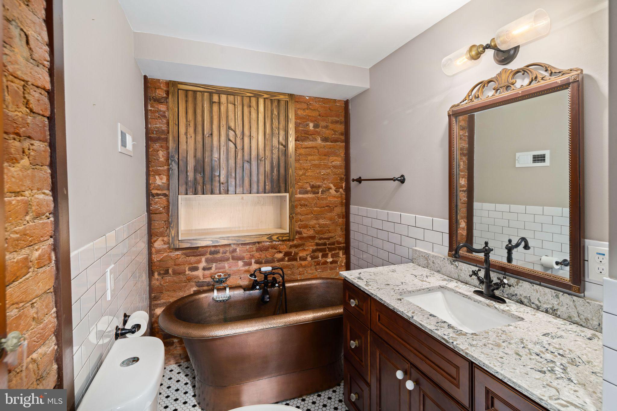 FISHTOWN - Residential Lease