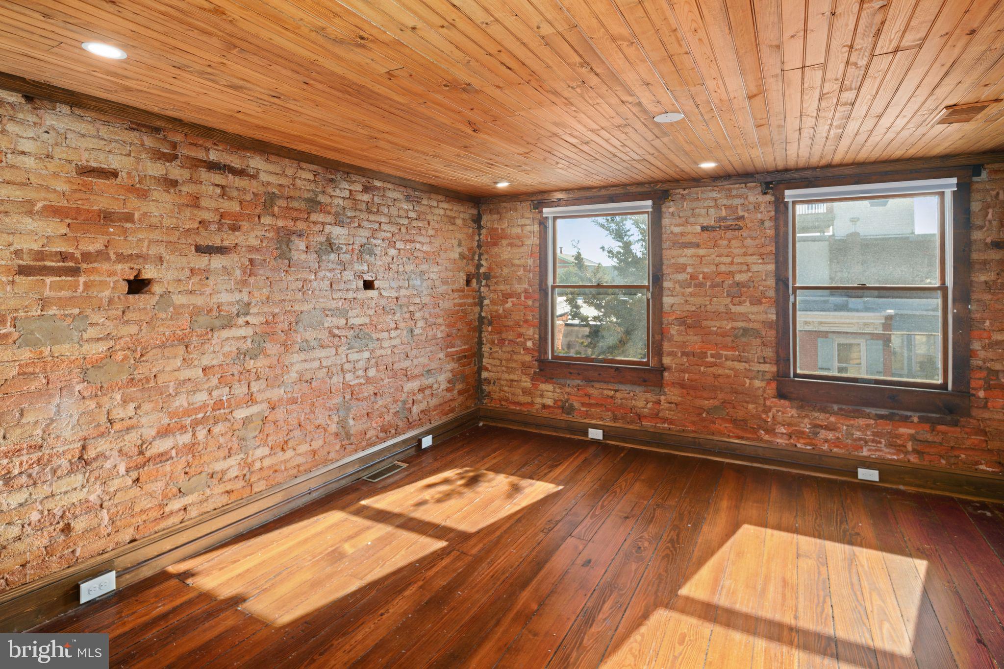 FISHTOWN - Residential Lease