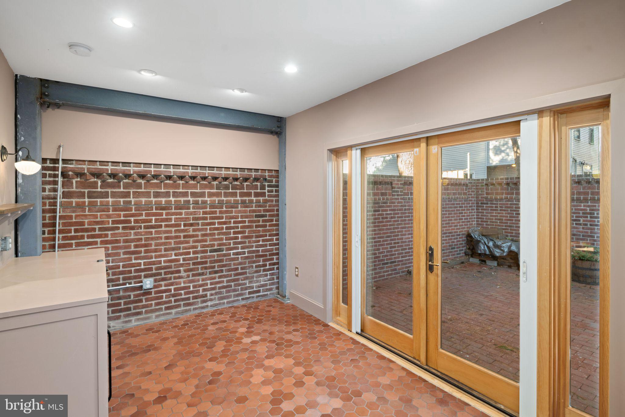 FISHTOWN - Residential Lease