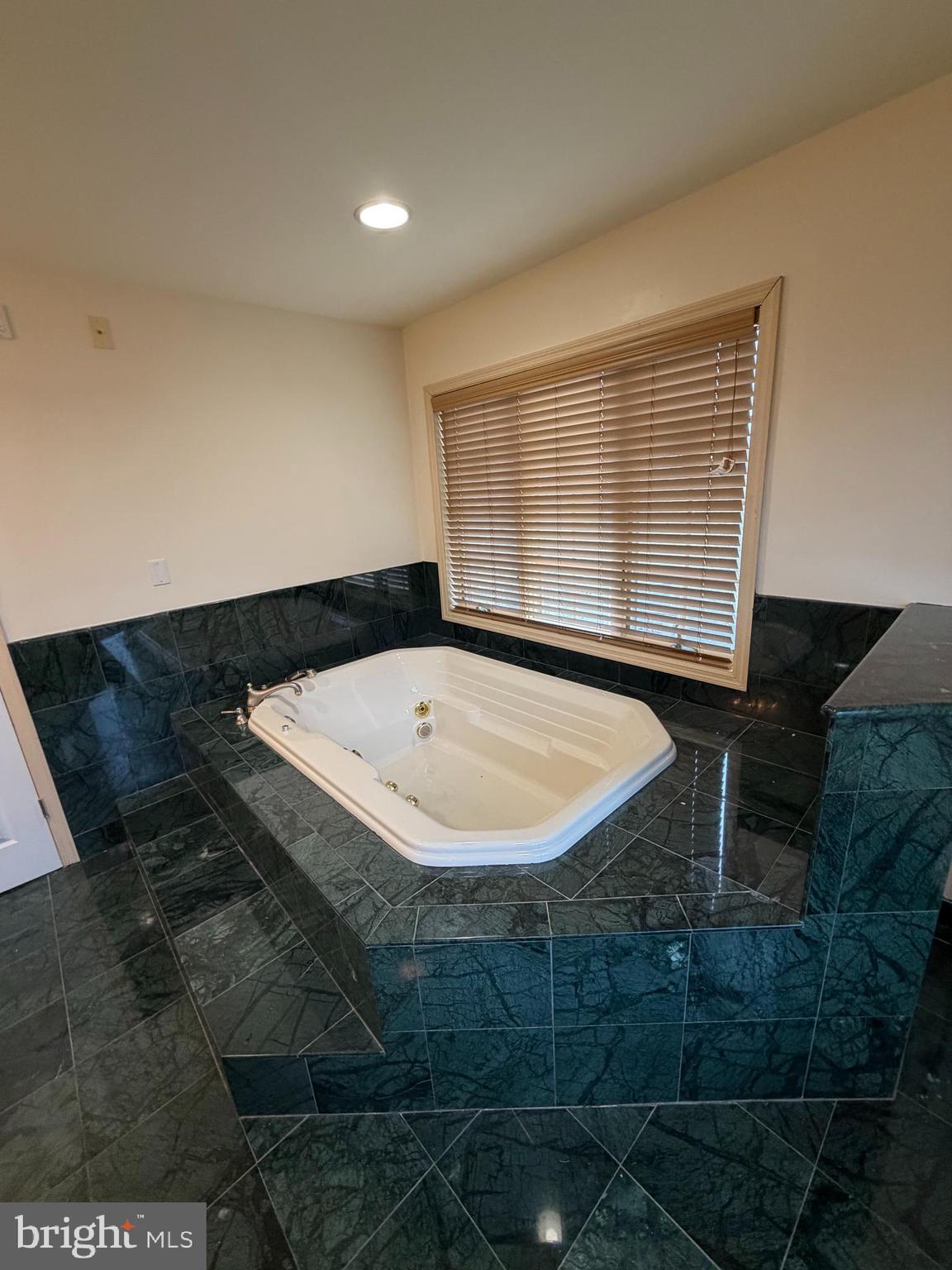 HUNT CLUB - Residential