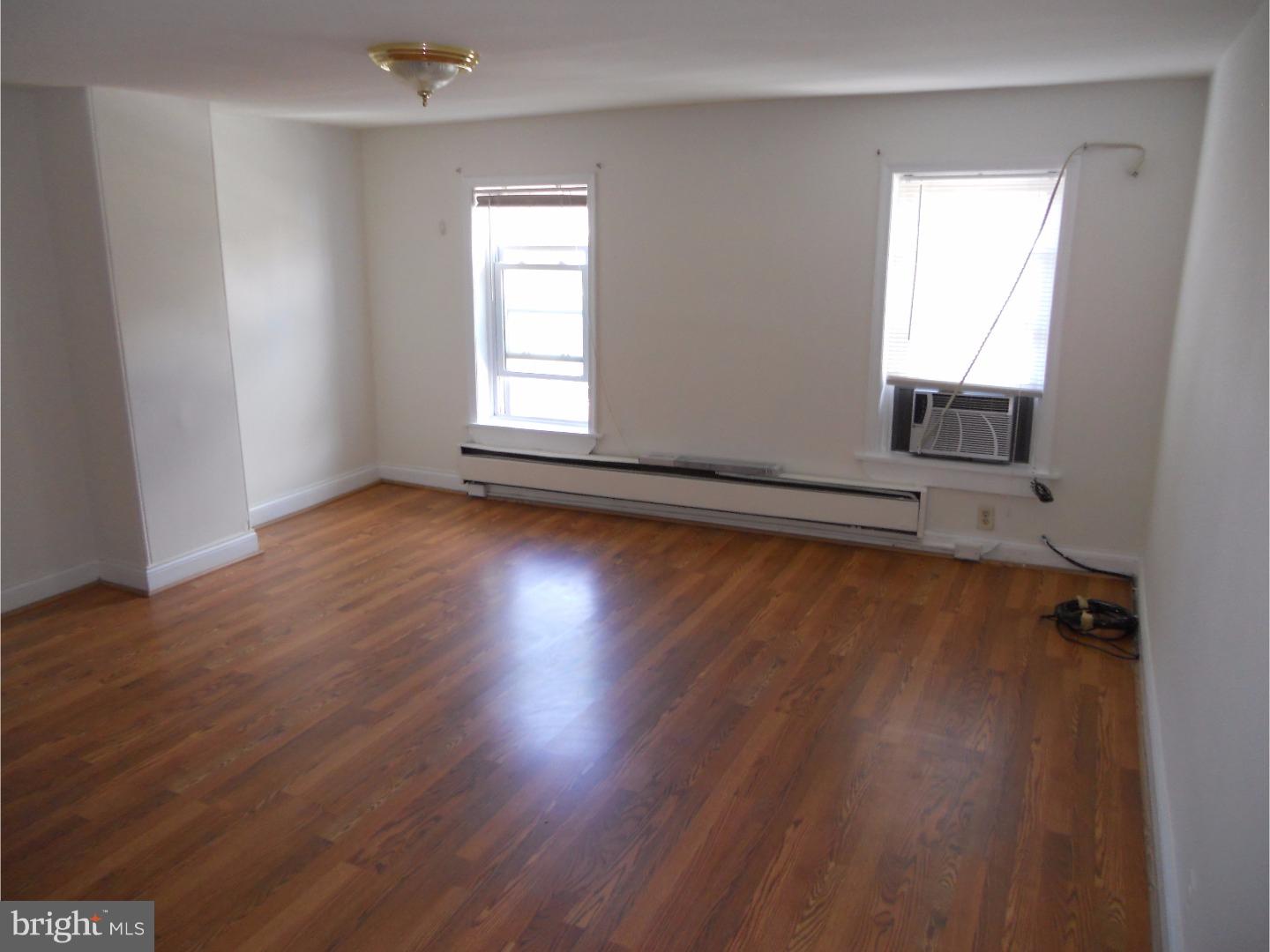 EAST FALLS - Residential Lease