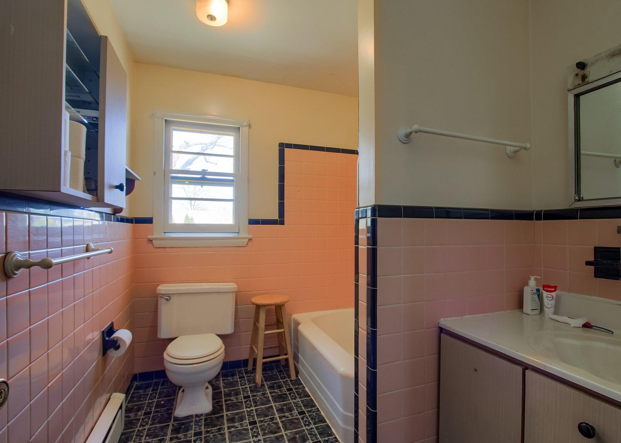 CEDAR CLIFF MANOR - Residential