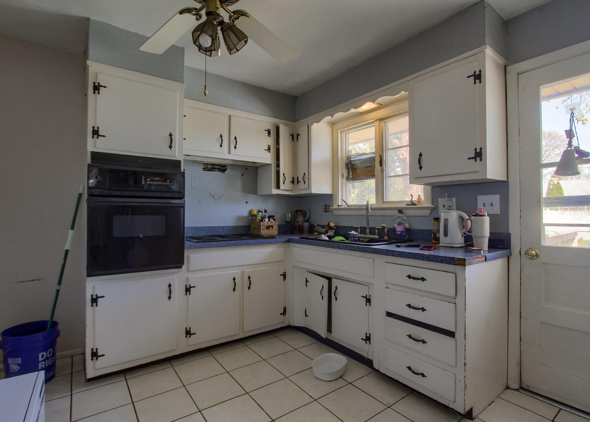 CEDAR CLIFF MANOR - Residential