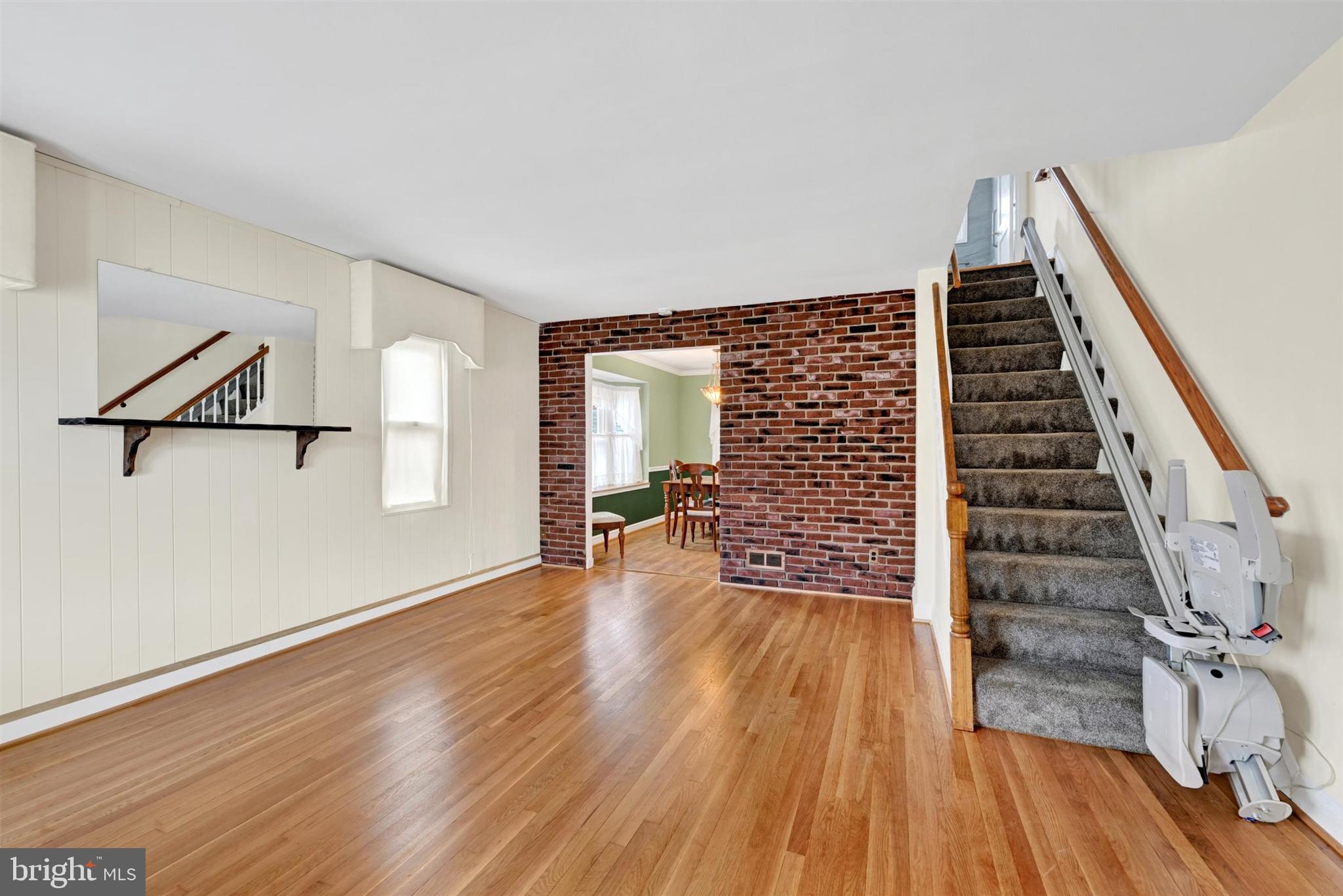 1100 N MARLYN AVENUE