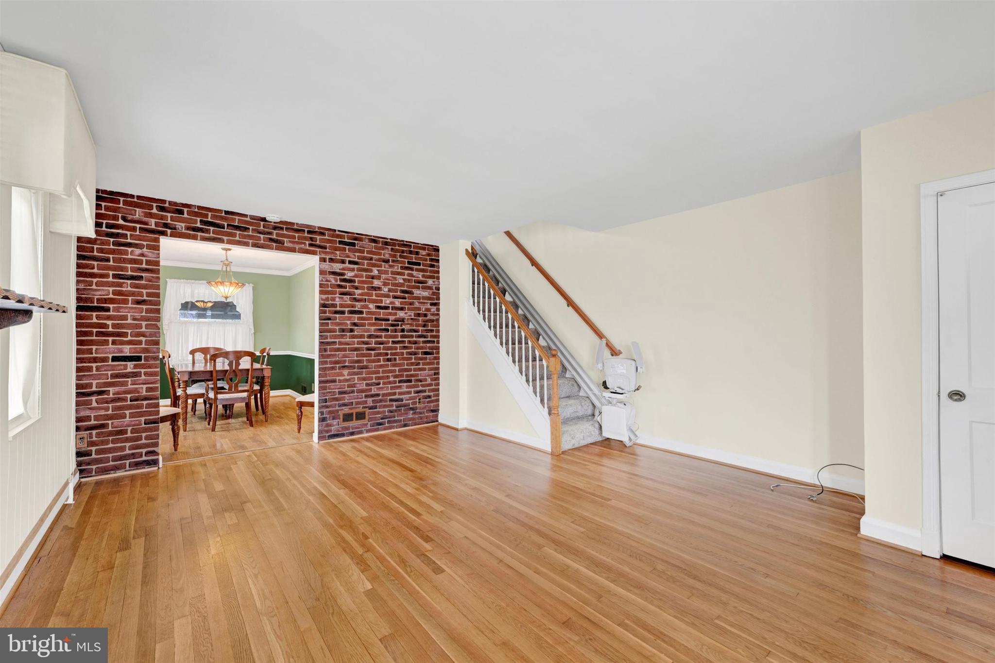 1100 N MARLYN AVENUE