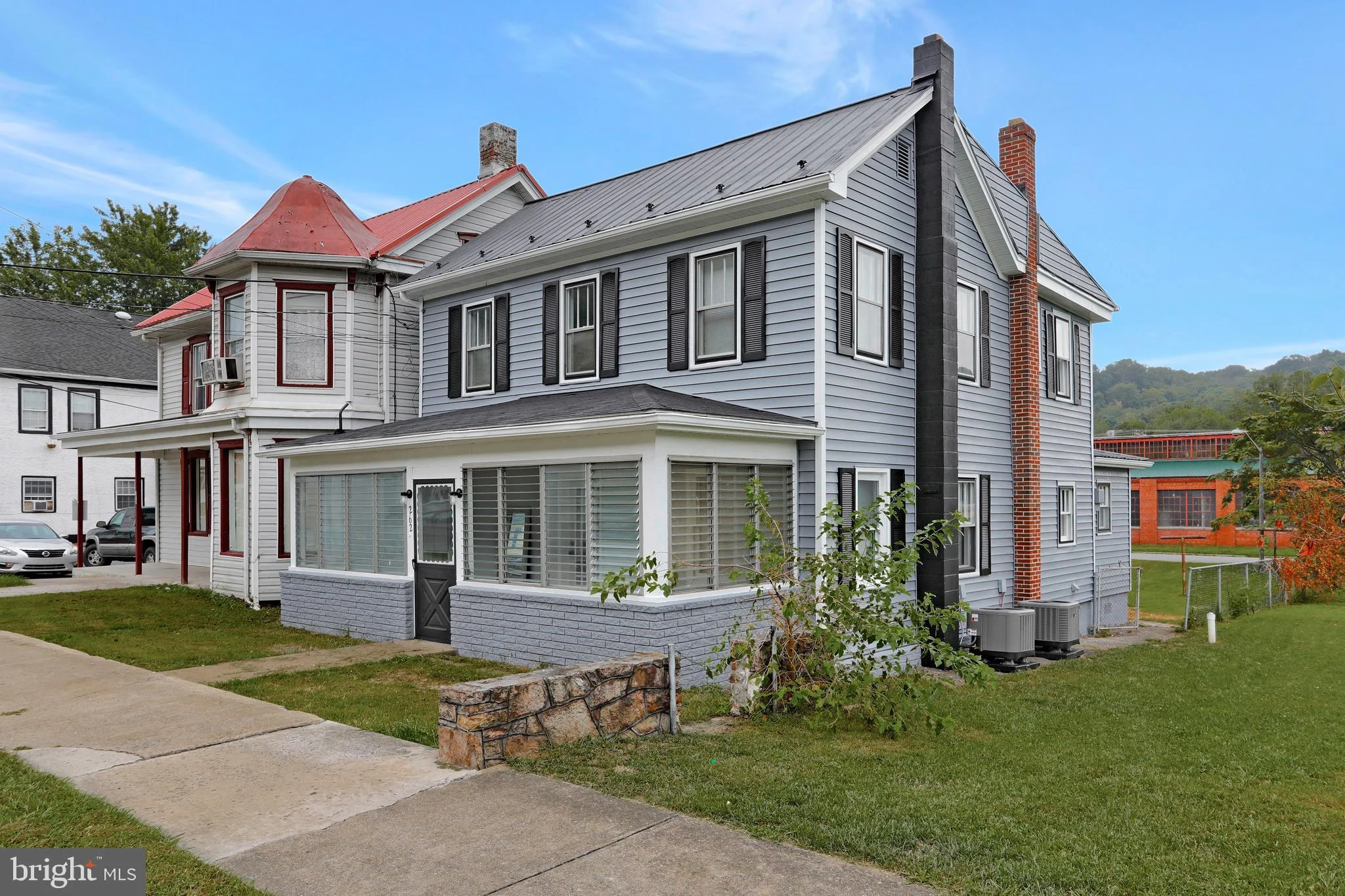 262 Washington Avenue N, Berkeley Springs, WV 25411