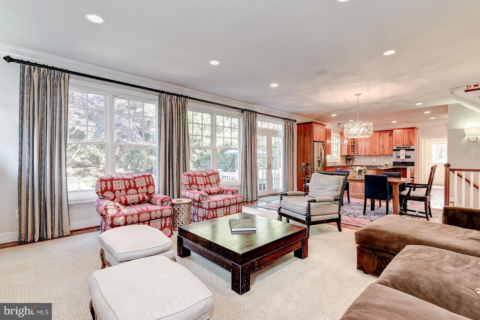 GOLF CLUB MANOR - Residential