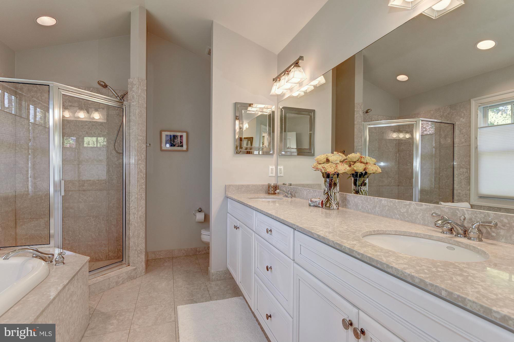 GOLF CLUB MANOR - Residential