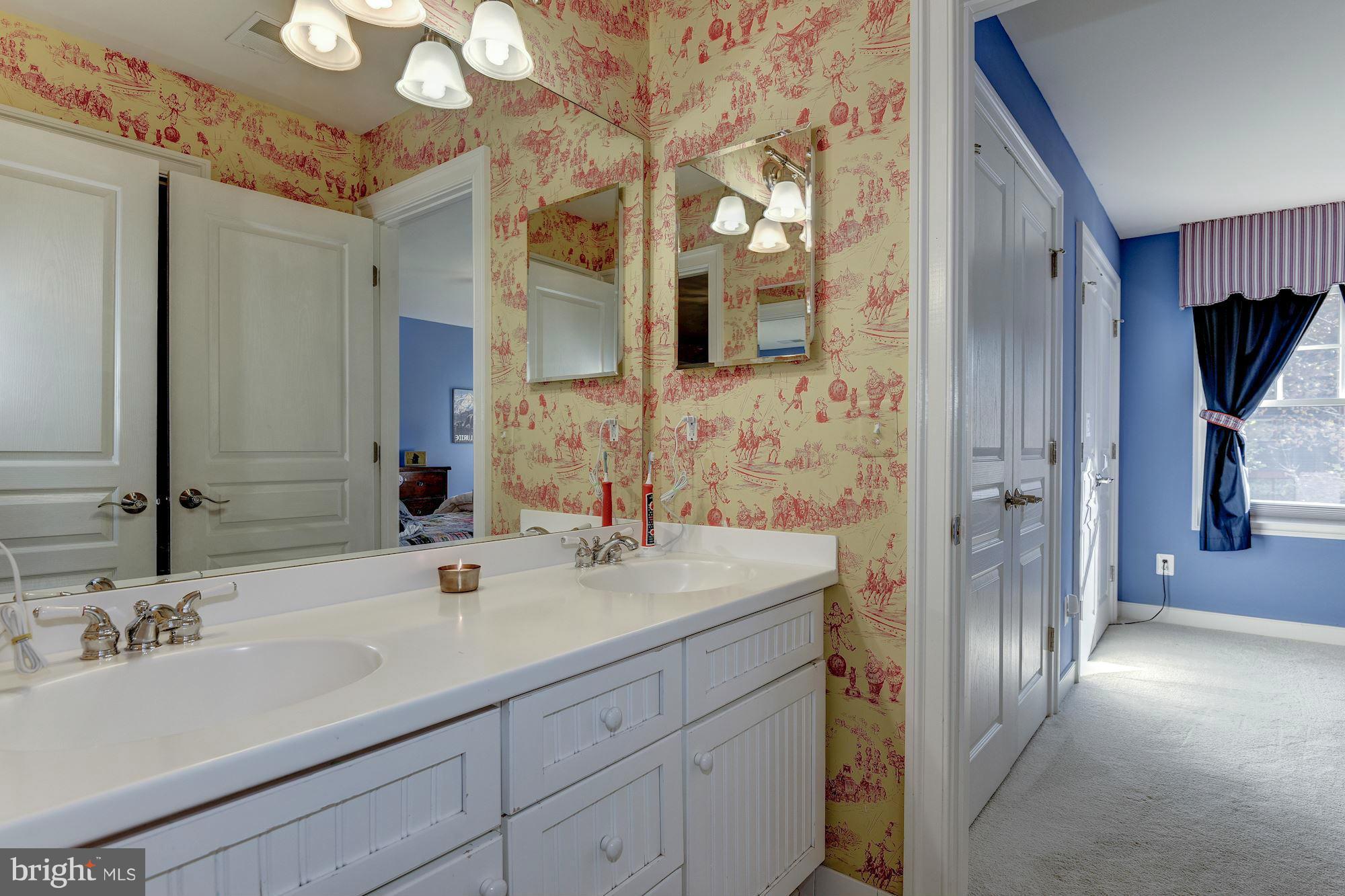 GOLF CLUB MANOR - Residential