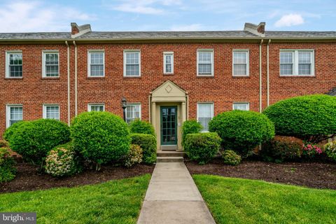 Photo of 5 Russell Road #A, ALEXANDRIA, VA 22301 (MLS # VAAX2060220)