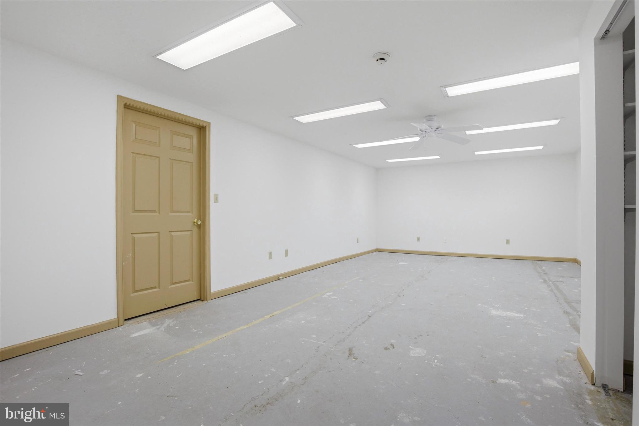 PINECREST - Residential