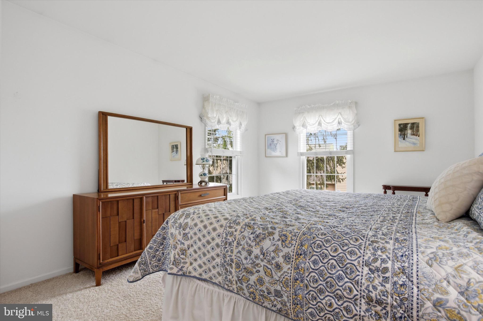 PINECREST - Residential