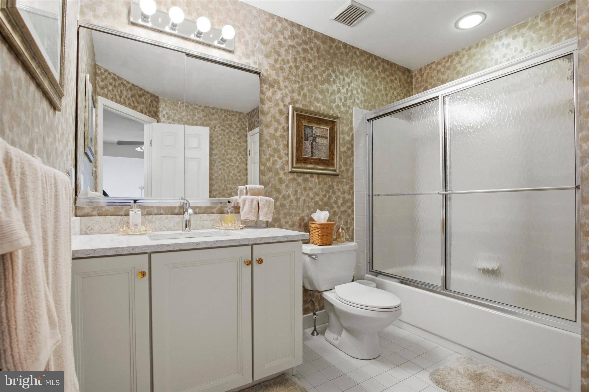 PINECREST - Residential