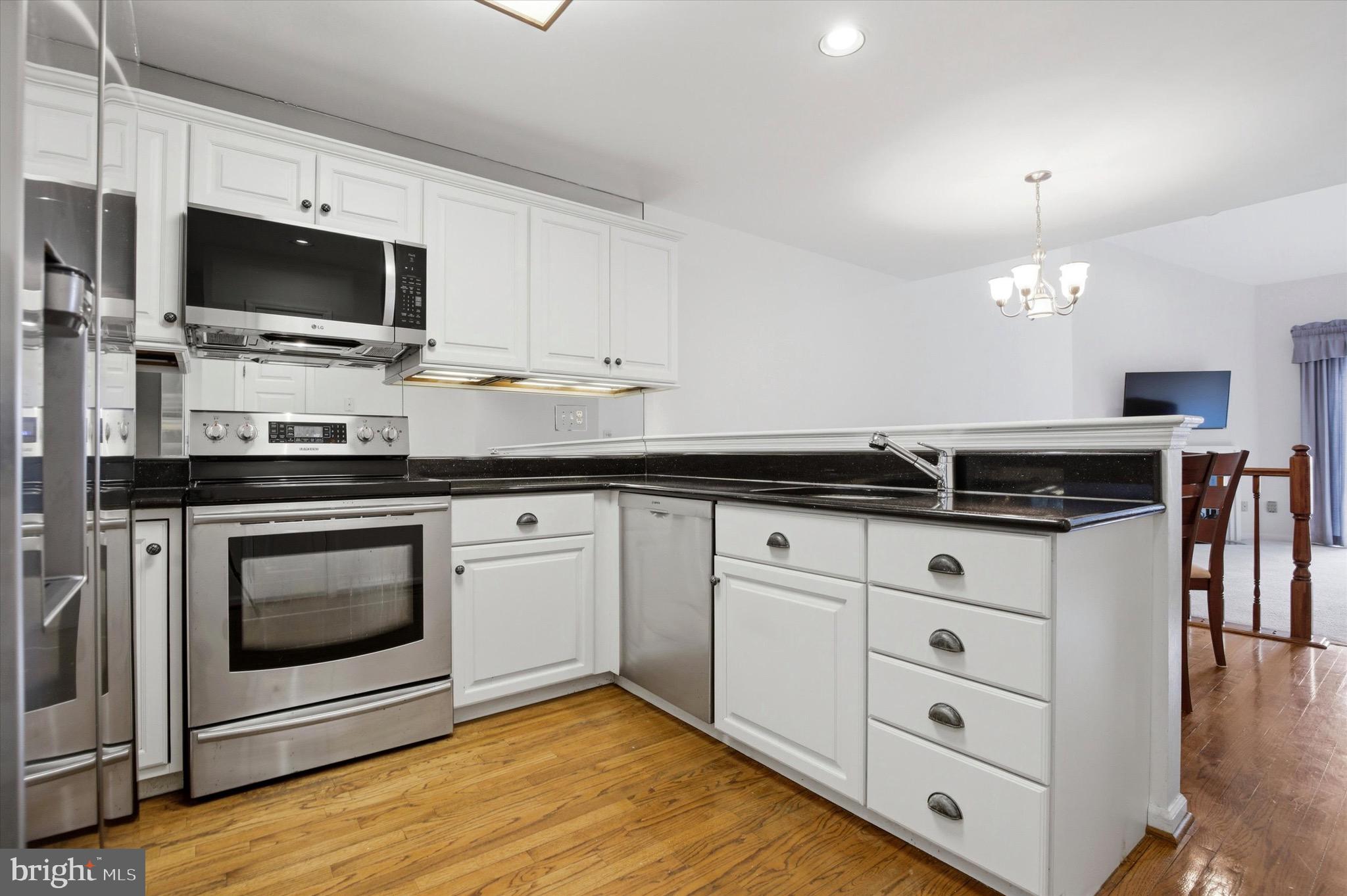 PINECREST - Residential