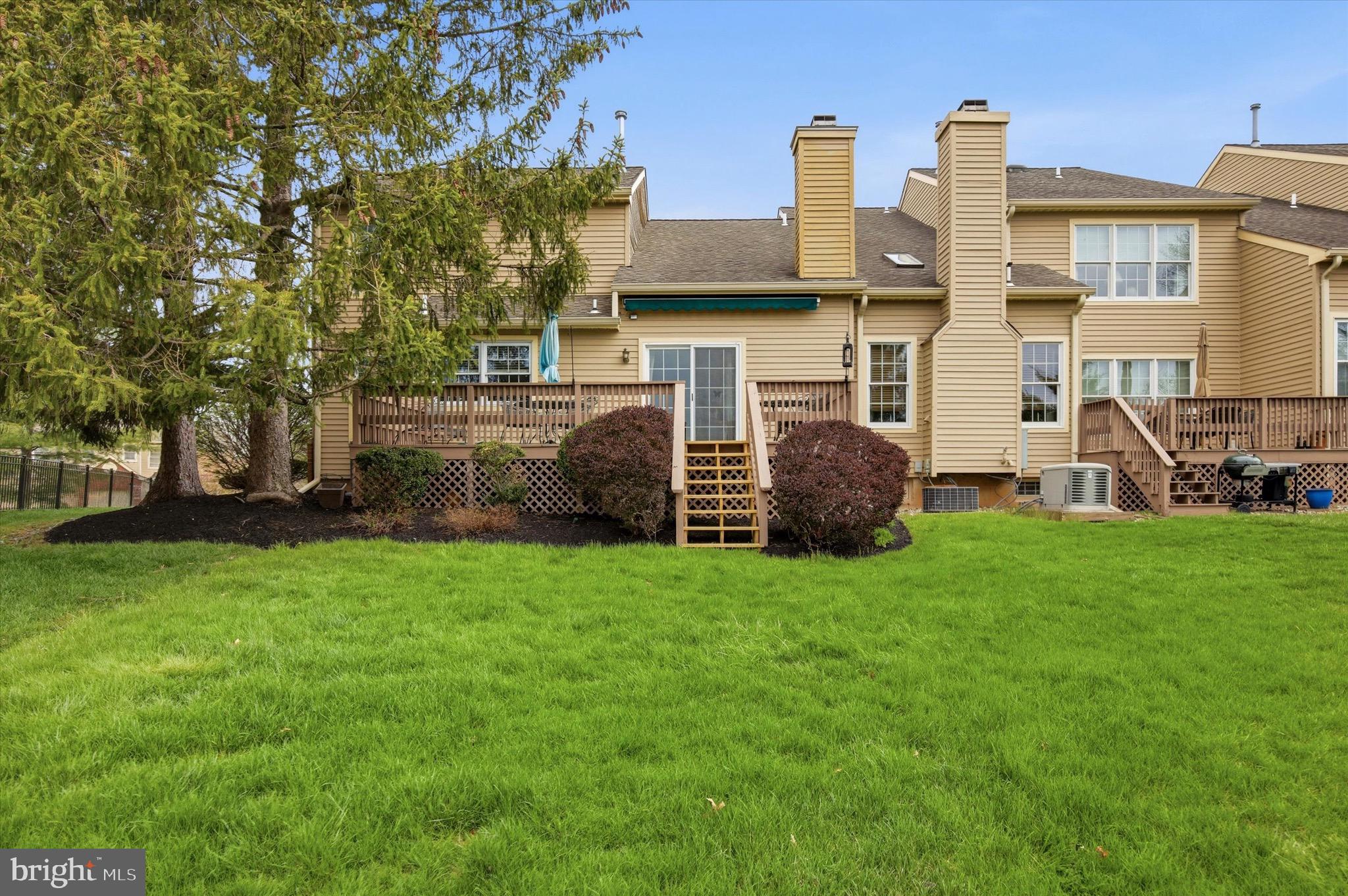 PINECREST - Residential