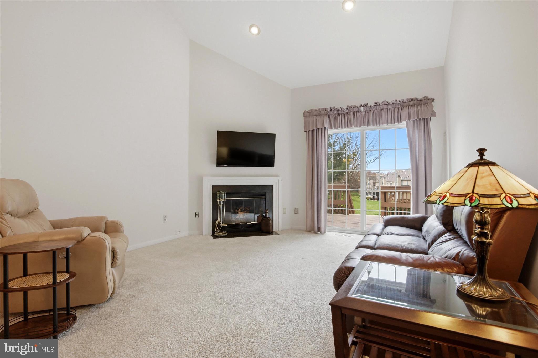 PINECREST - Residential