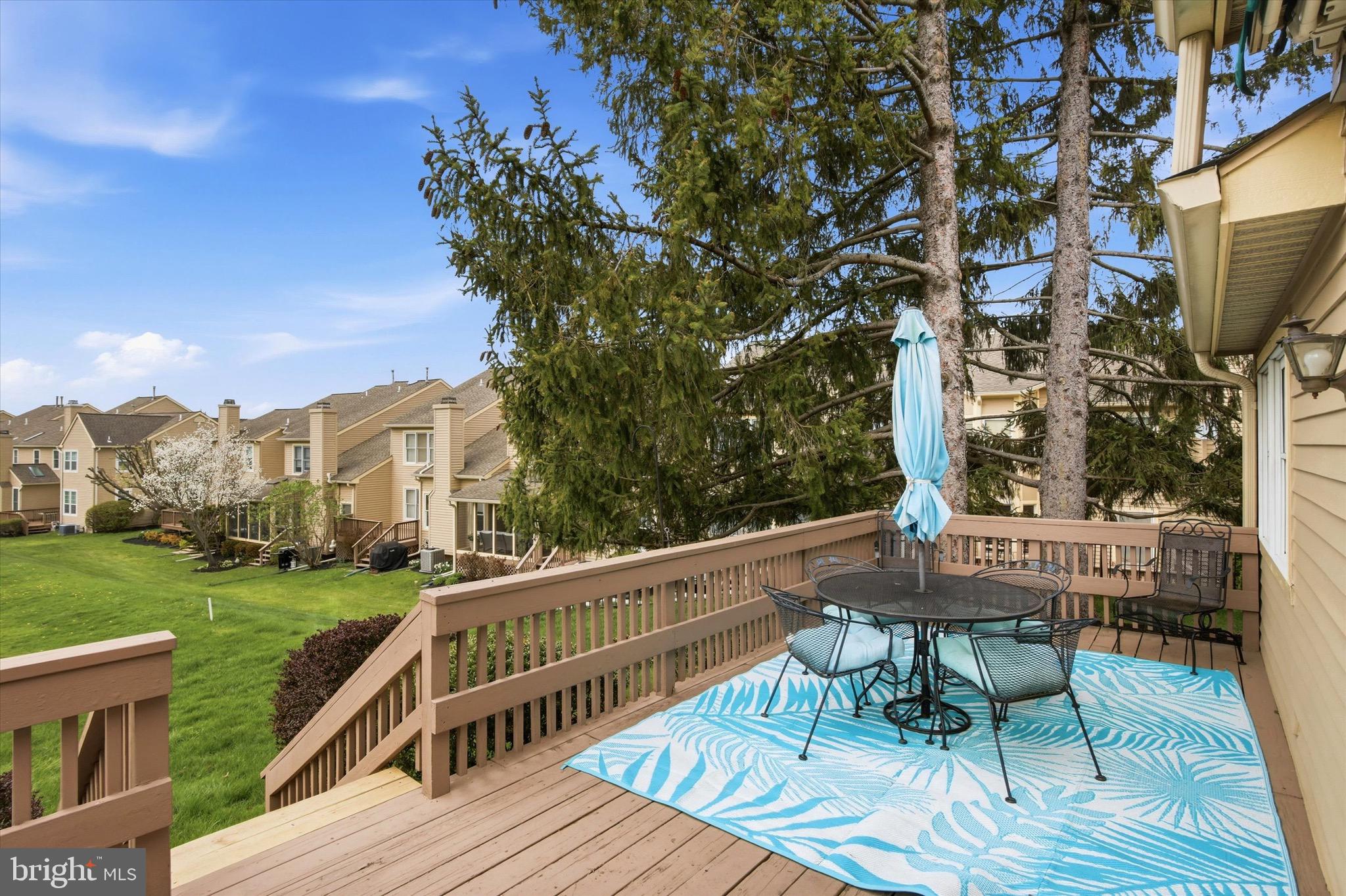 PINECREST - Residential