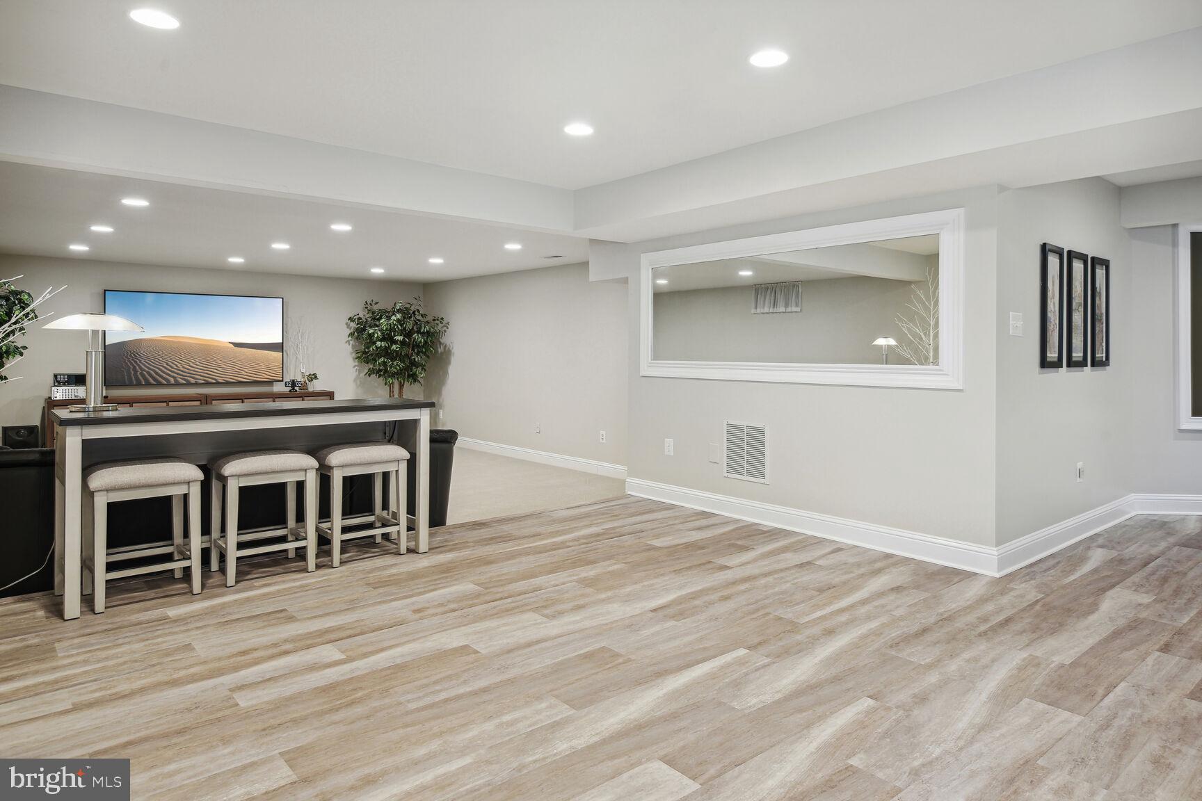 POTOMAC GLEN - Residential