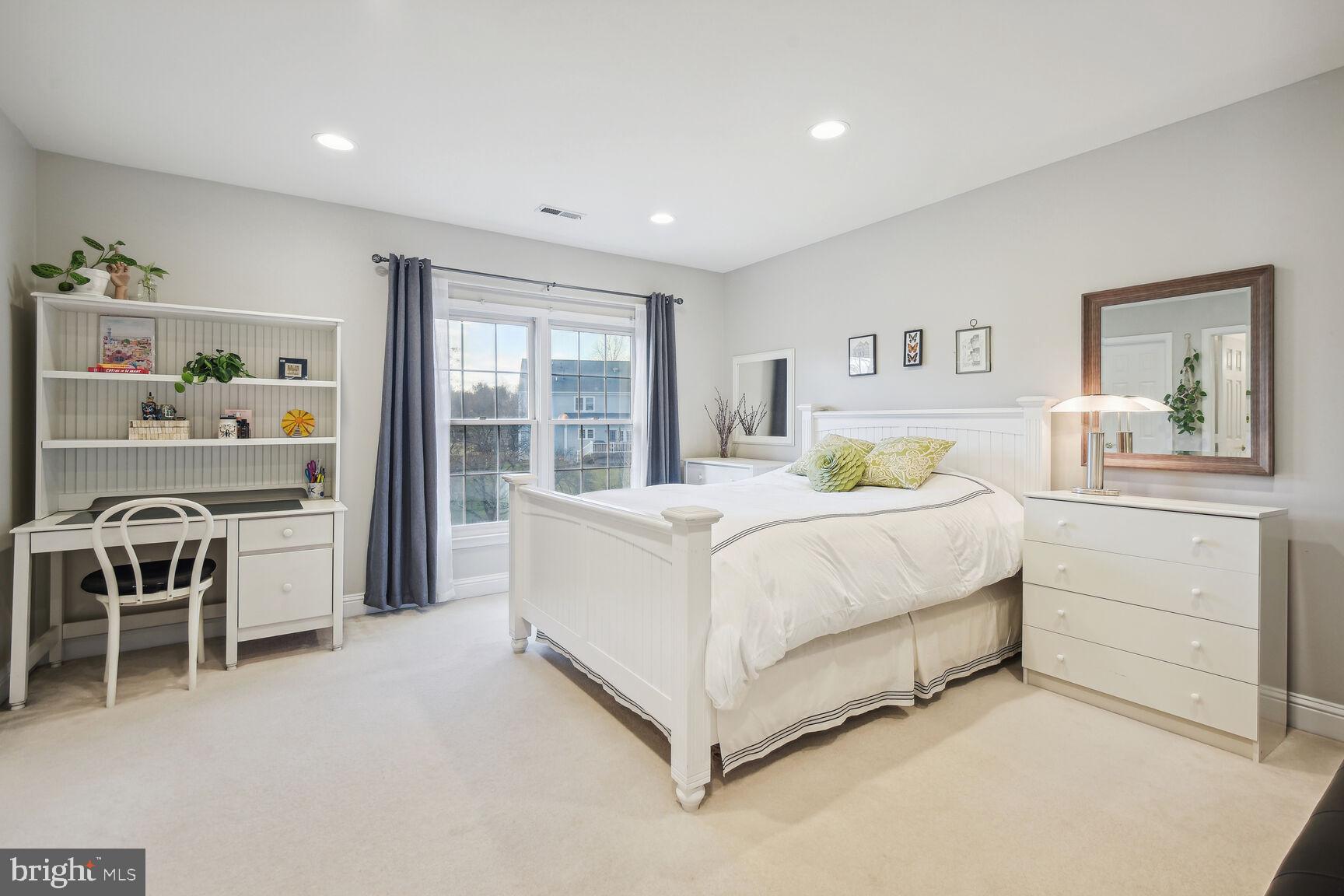 POTOMAC GLEN - Residential