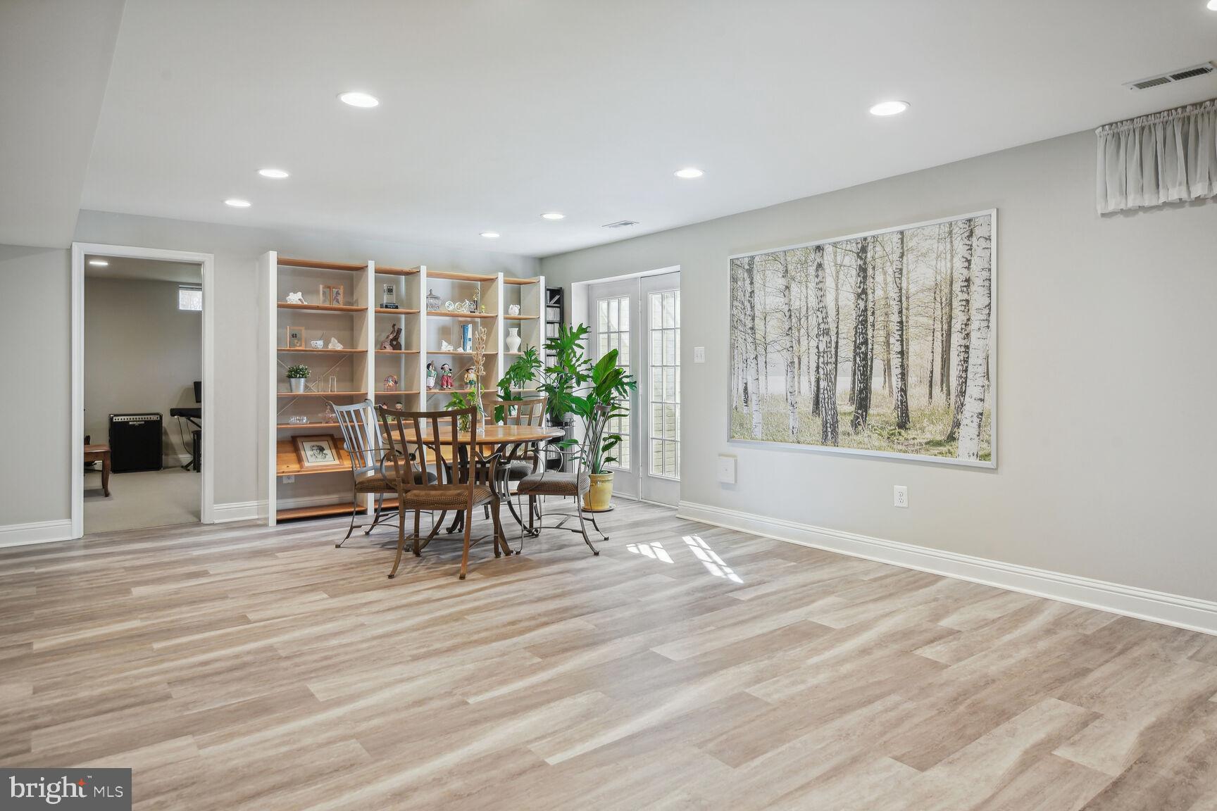 POTOMAC GLEN - Residential