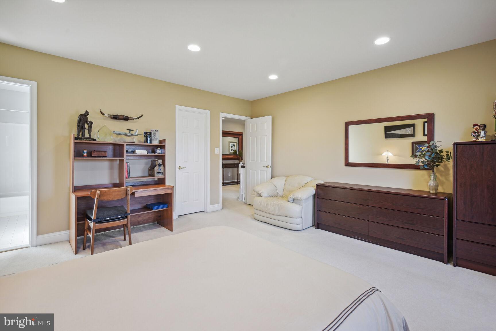 POTOMAC GLEN - Residential