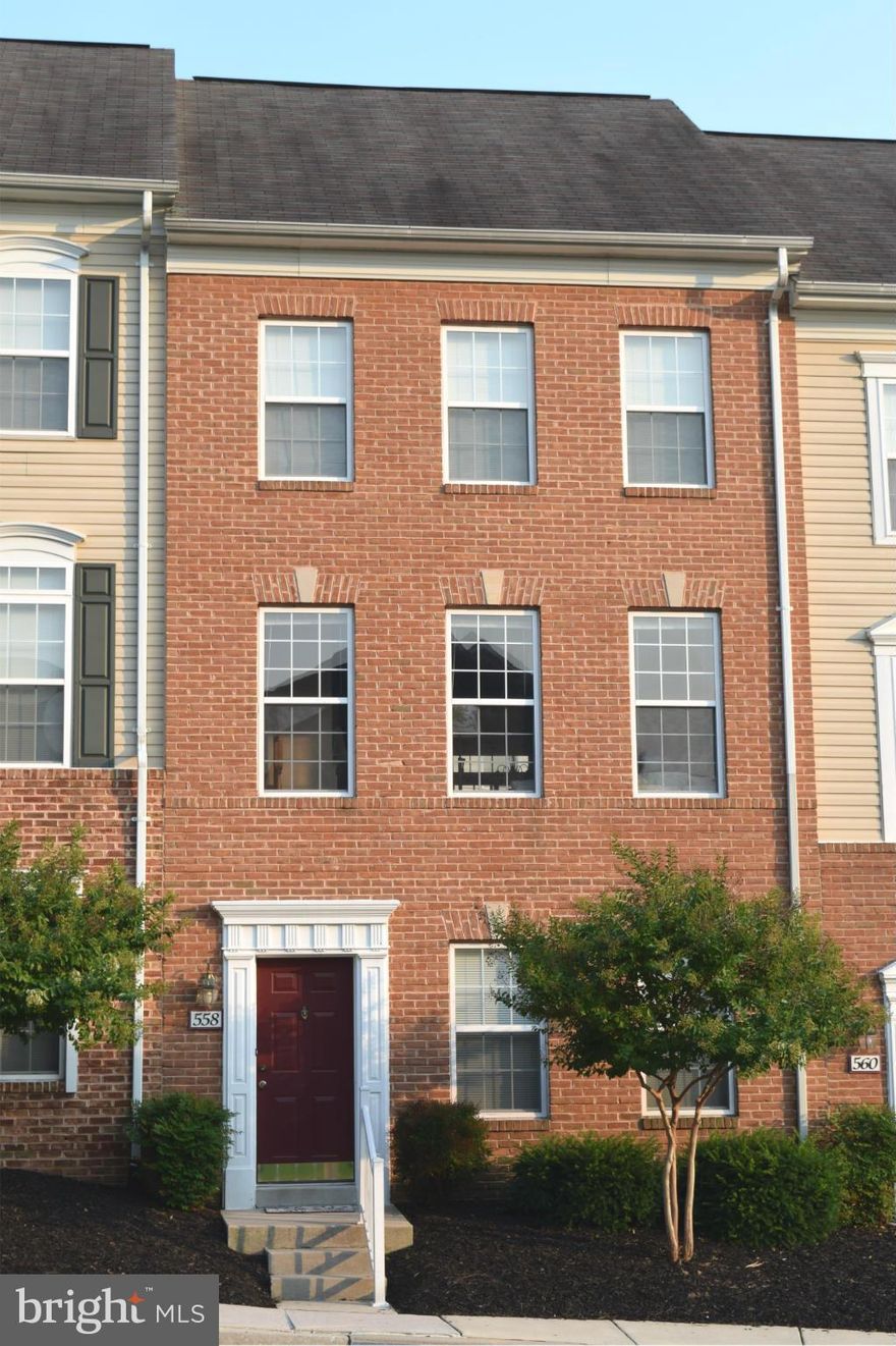 BEAUTIFUL WELL-MAINTAINED 2 BR WITH DEN, 2 1/2 BA TOWNHOME IN SOUGHT AFTER HIGH VIEW ! AT HUNT VALLEY WITH MANY UPGRADES. GRANITE COUNTER TOPS, MAPLE CABINETS, SS APPLIANCES & FIREPLACE, HARDWOOD FLOORS IN MAIN LEVEL. 2 CAR GARAGE. CONDO FEE INCLUDED. COMMUNITY FEATURES POOL,GYM,MOVIE THEATER,TENNIS COURT AND LIBRARY. CONVENIENT LOCATION TO I-83. SHOWS LIKE A MODEL!!!.  AVAILABLE DEC 1,2015.