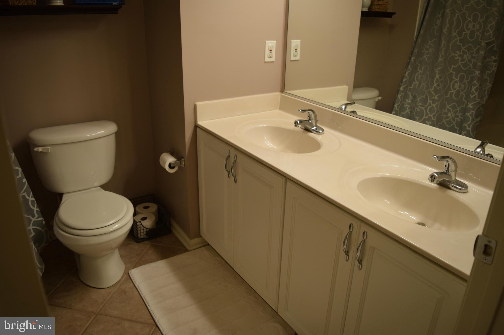 HIGH VIEW AT HUNT VALLEY - Residential Lease