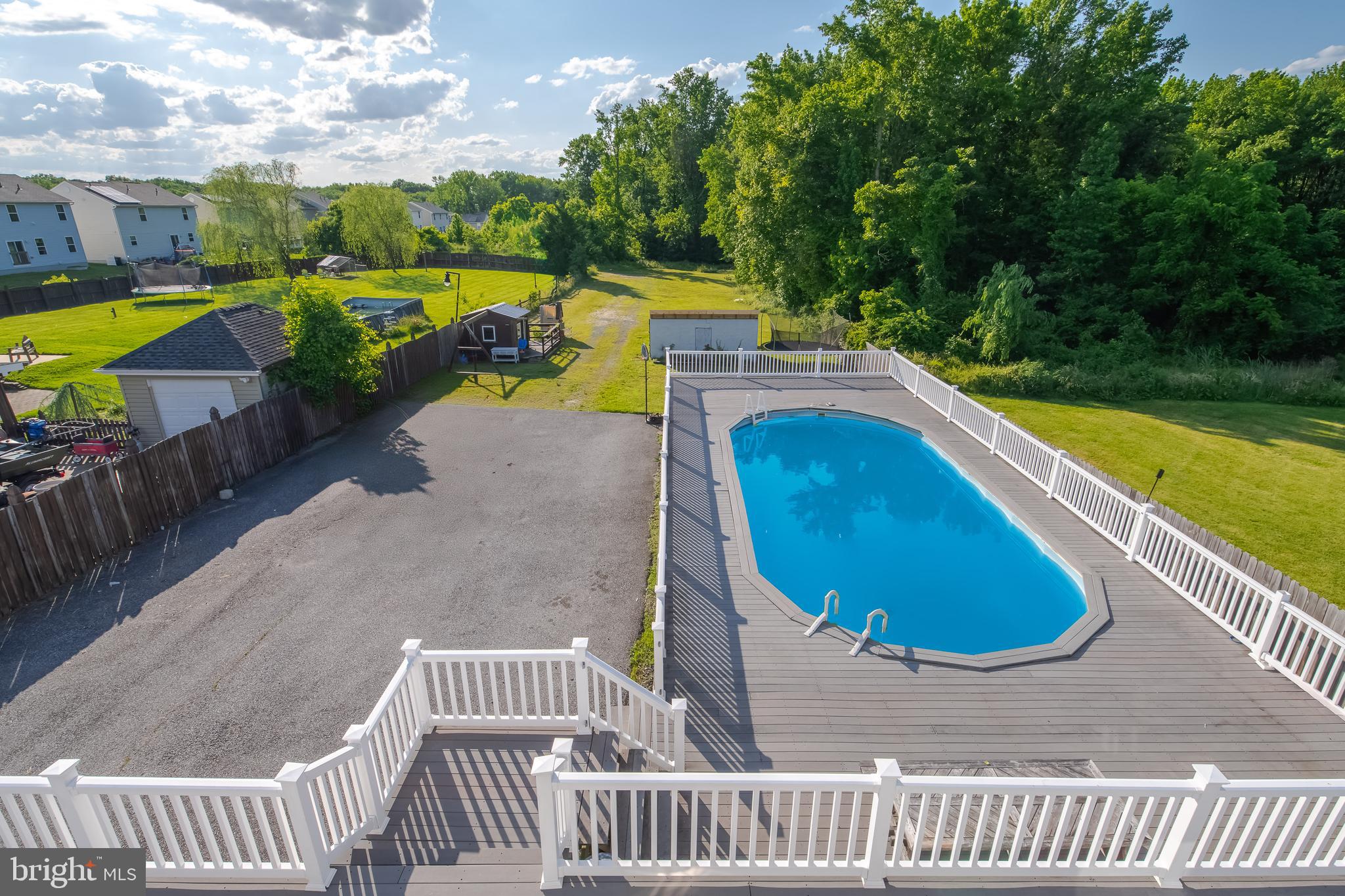 MIDDLE RIVER - Residential