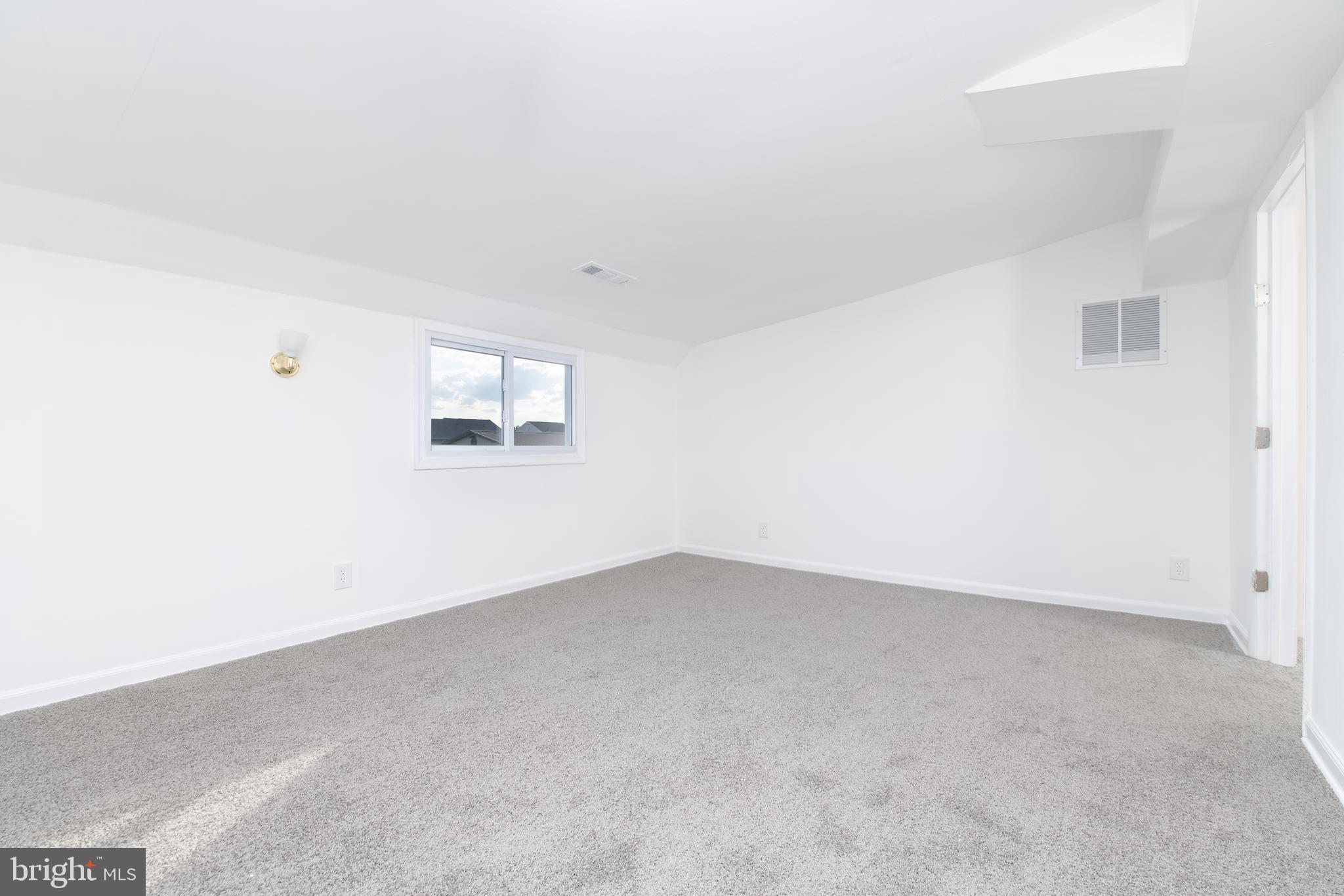 MIDDLE RIVER - Residential