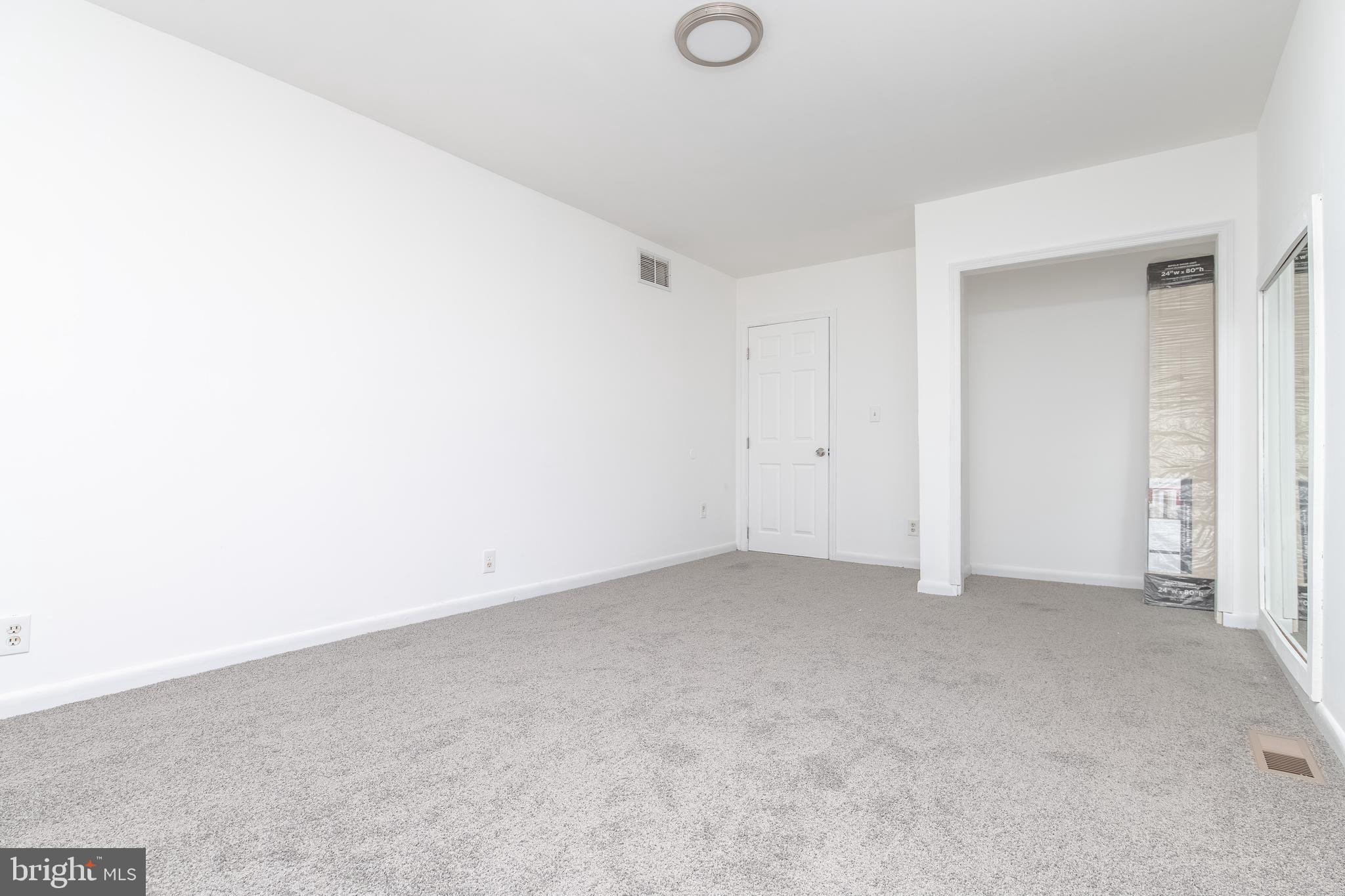 MIDDLE RIVER - Residential