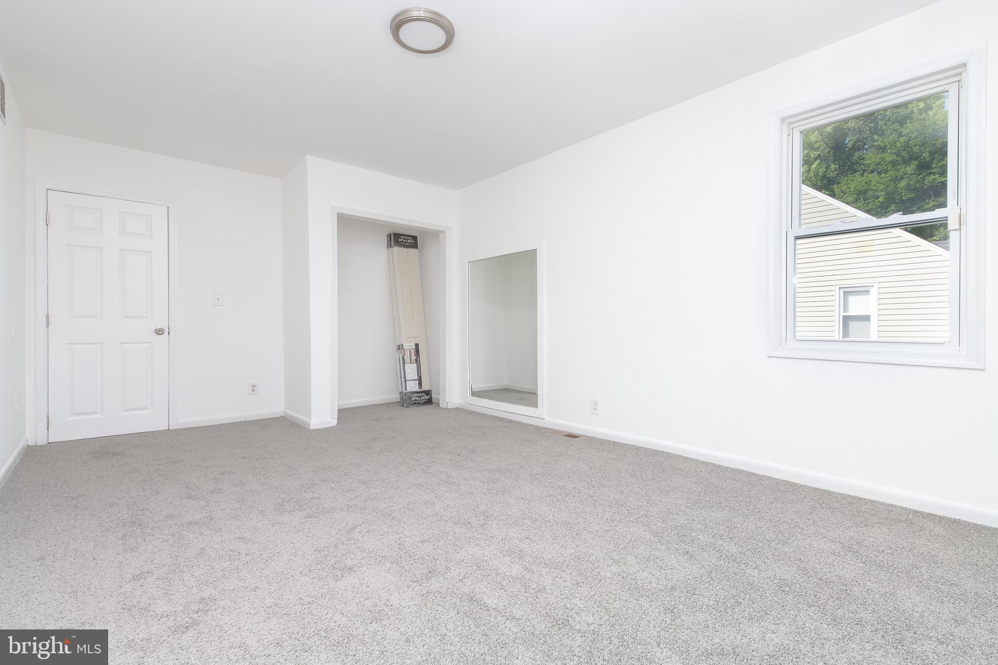 MIDDLE RIVER - Residential