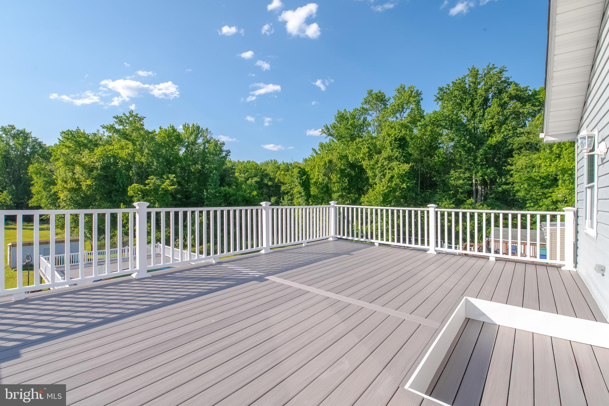 MIDDLE RIVER - Residential