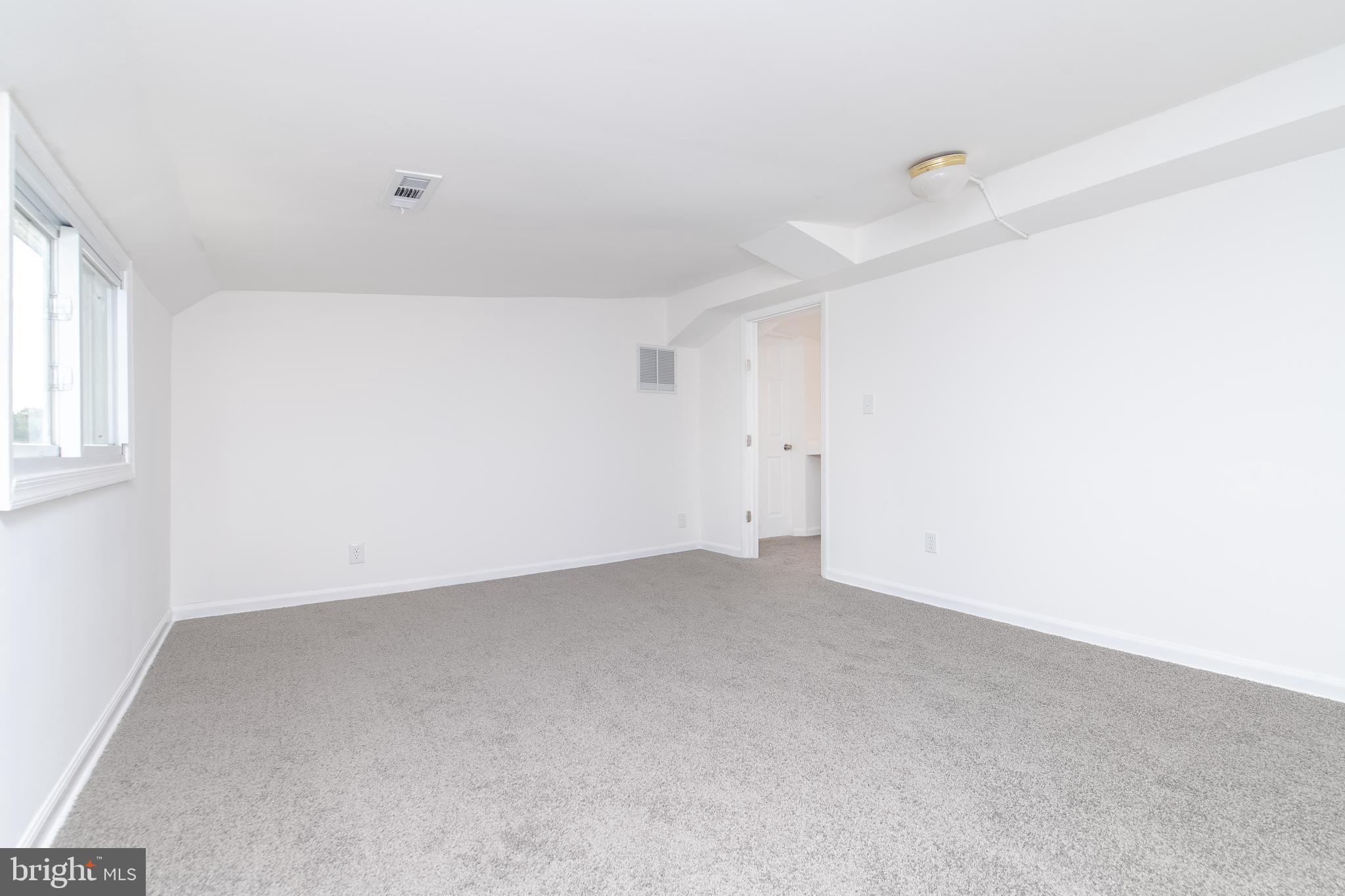 MIDDLE RIVER - Residential