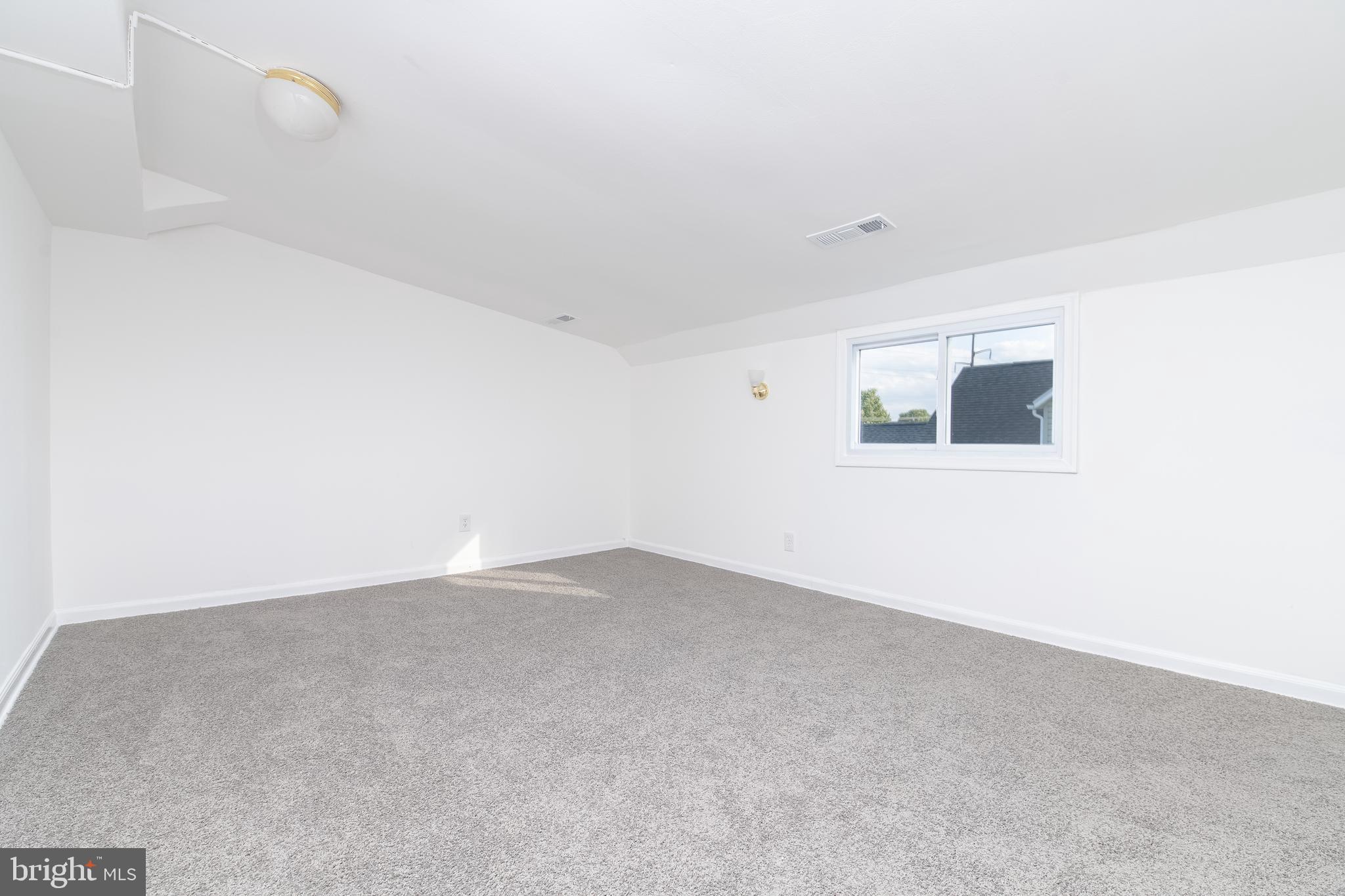 MIDDLE RIVER - Residential