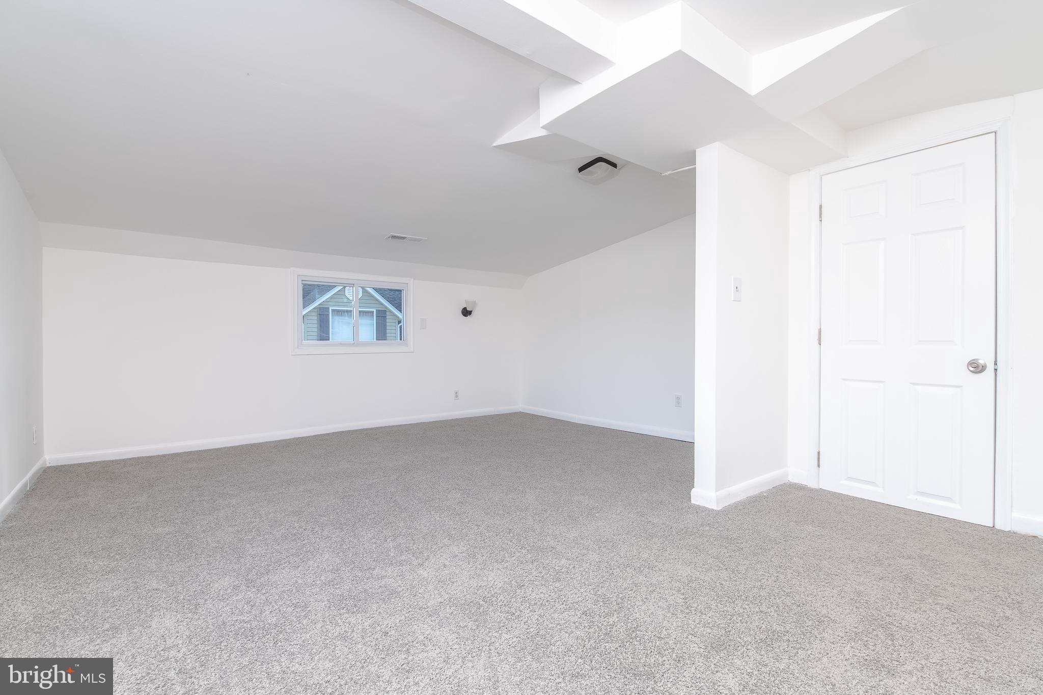 MIDDLE RIVER - Residential