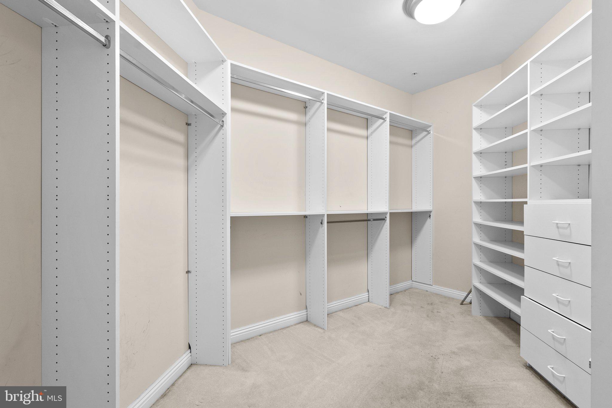 BRADLEY HILLS GROVE - Residential