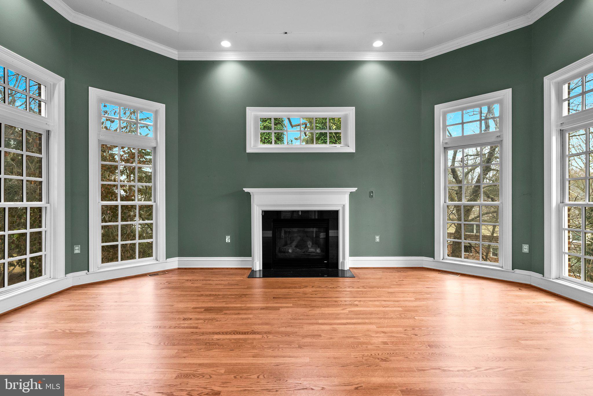 BRADLEY HILLS GROVE - Residential