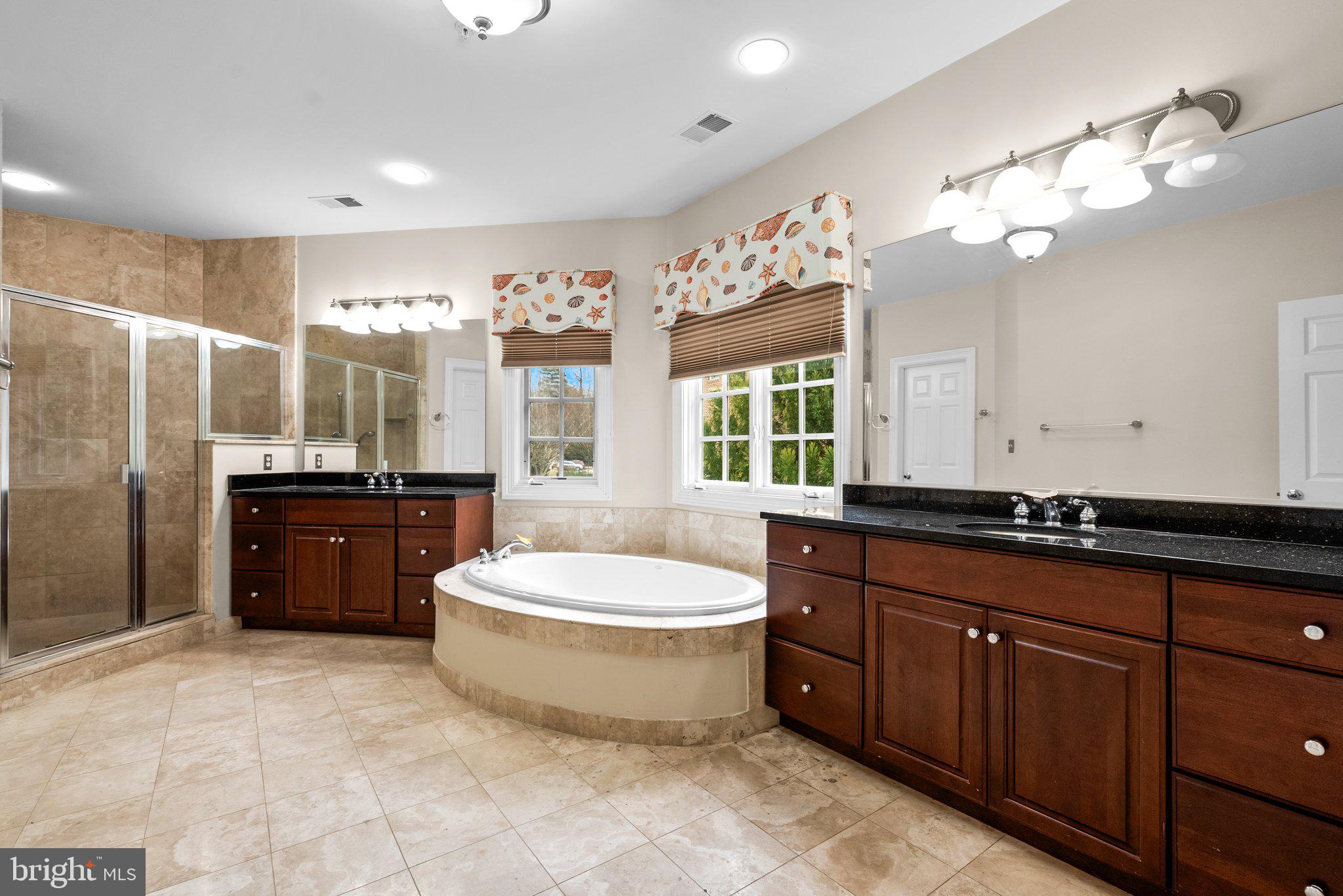 BRADLEY HILLS GROVE - Residential