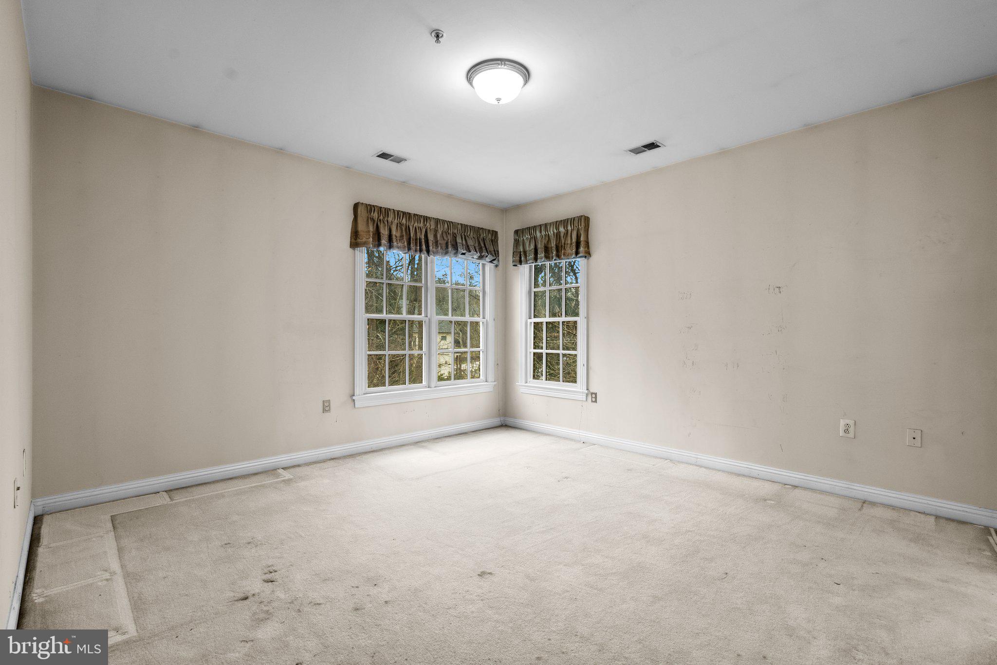 BRADLEY HILLS GROVE - Residential