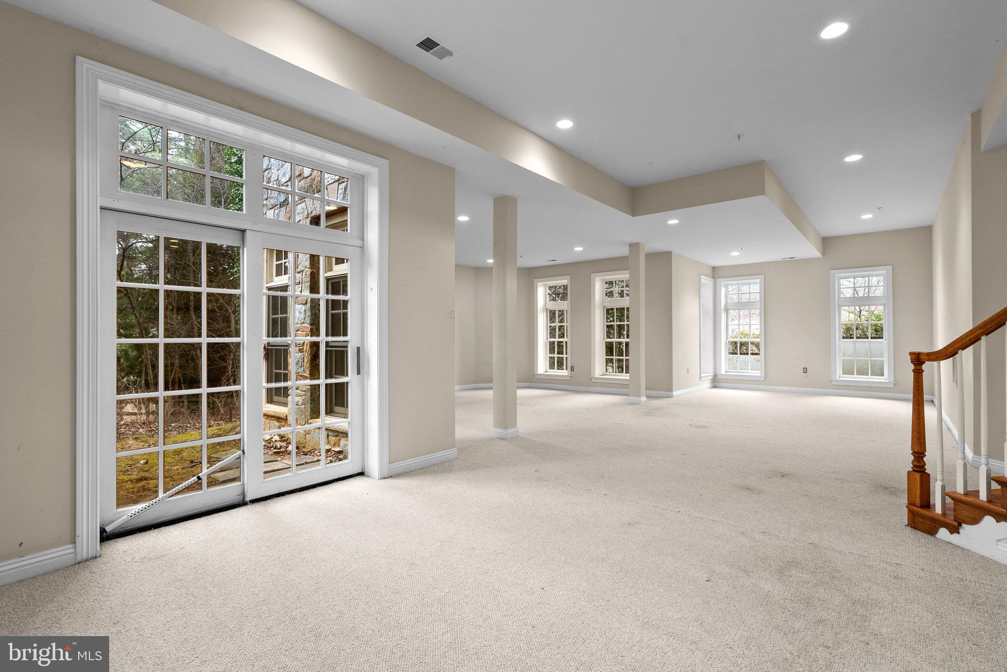 BRADLEY HILLS GROVE - Residential