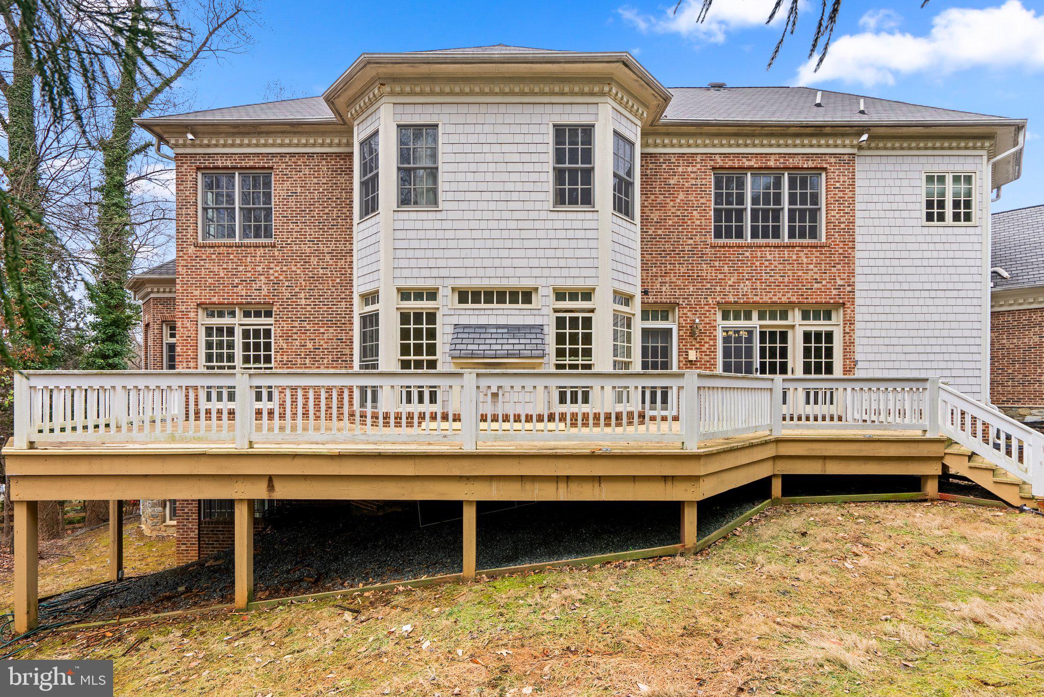 BRADLEY HILLS GROVE - Residential