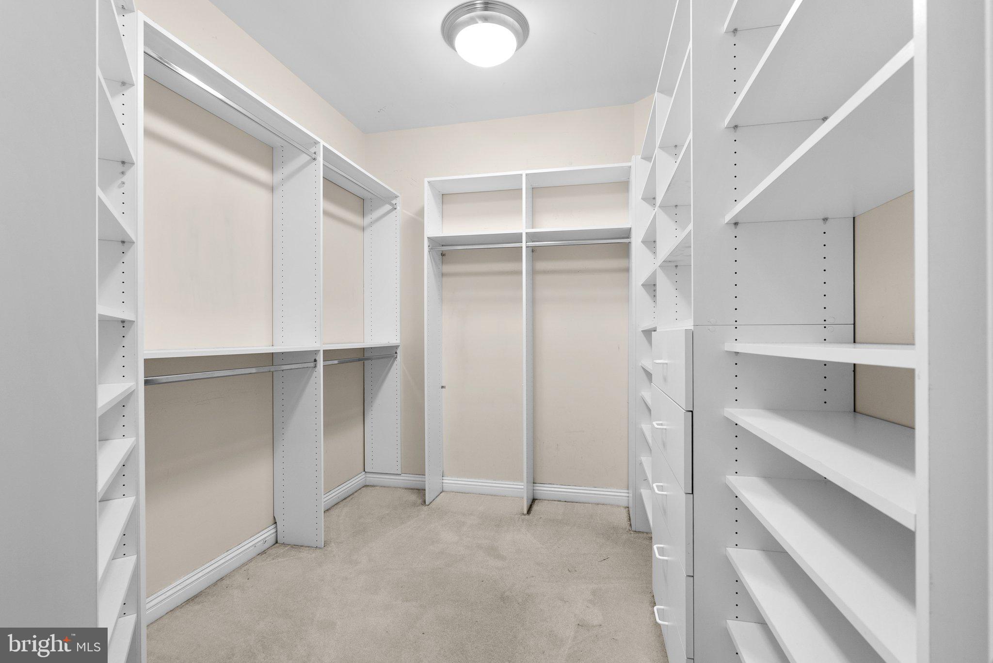 BRADLEY HILLS GROVE - Residential